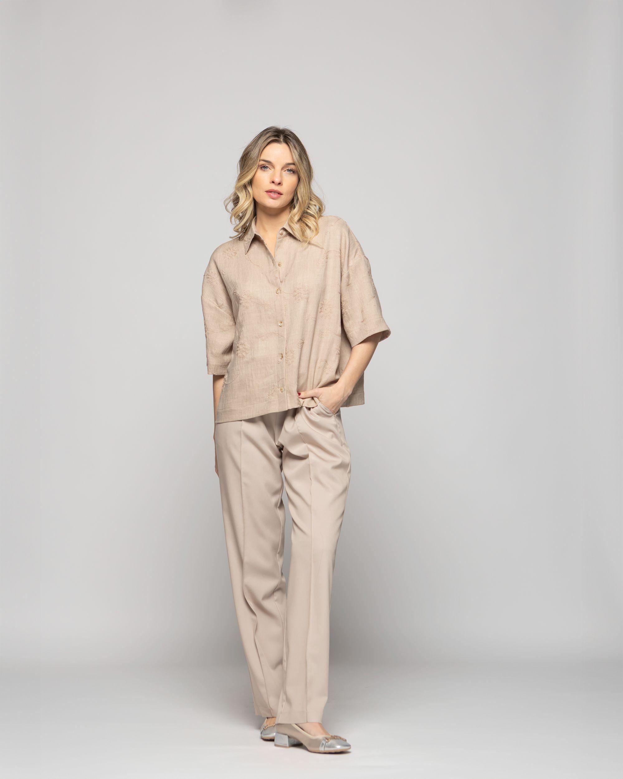 Blusa Mujer Cineraria Camisera Bordada Manga Corta Beige Ludovica-1