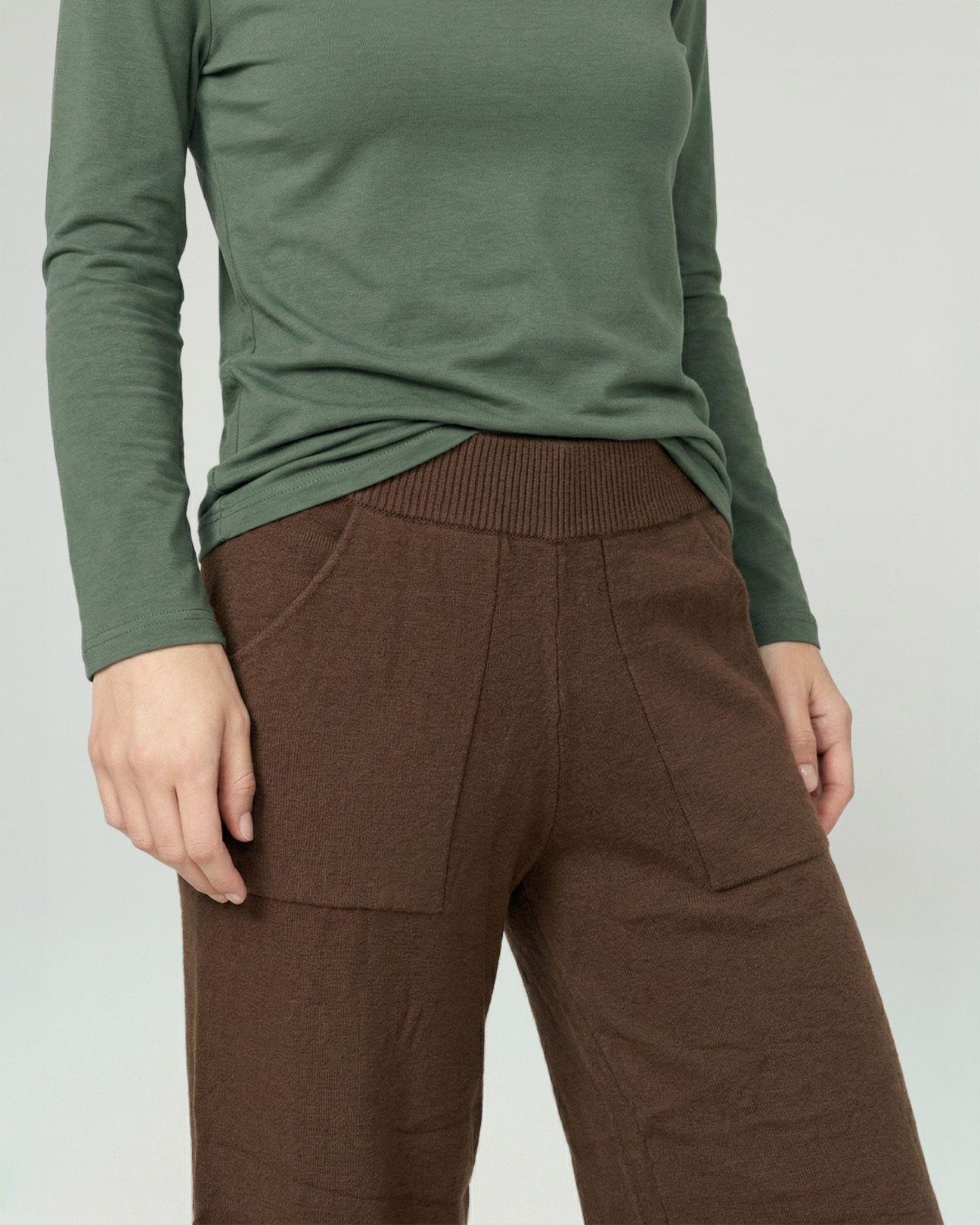 Pantalon Mujer Giovanna Regular Chocolate Lineatre-2