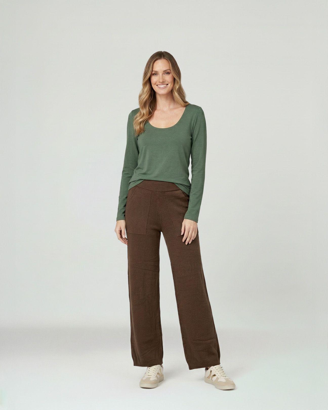 Pantalon Mujer Giovanna Regular Chocolate Lineatre-3