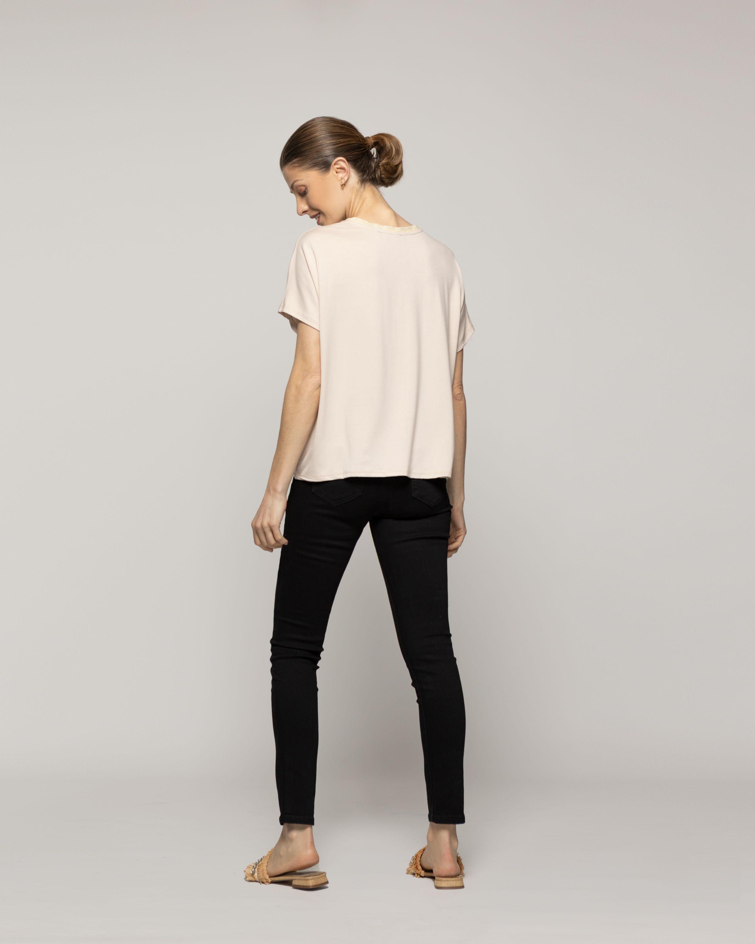 Polera Mujer Ottavia Cuello Redondo Brillante Beige Lineatre-2