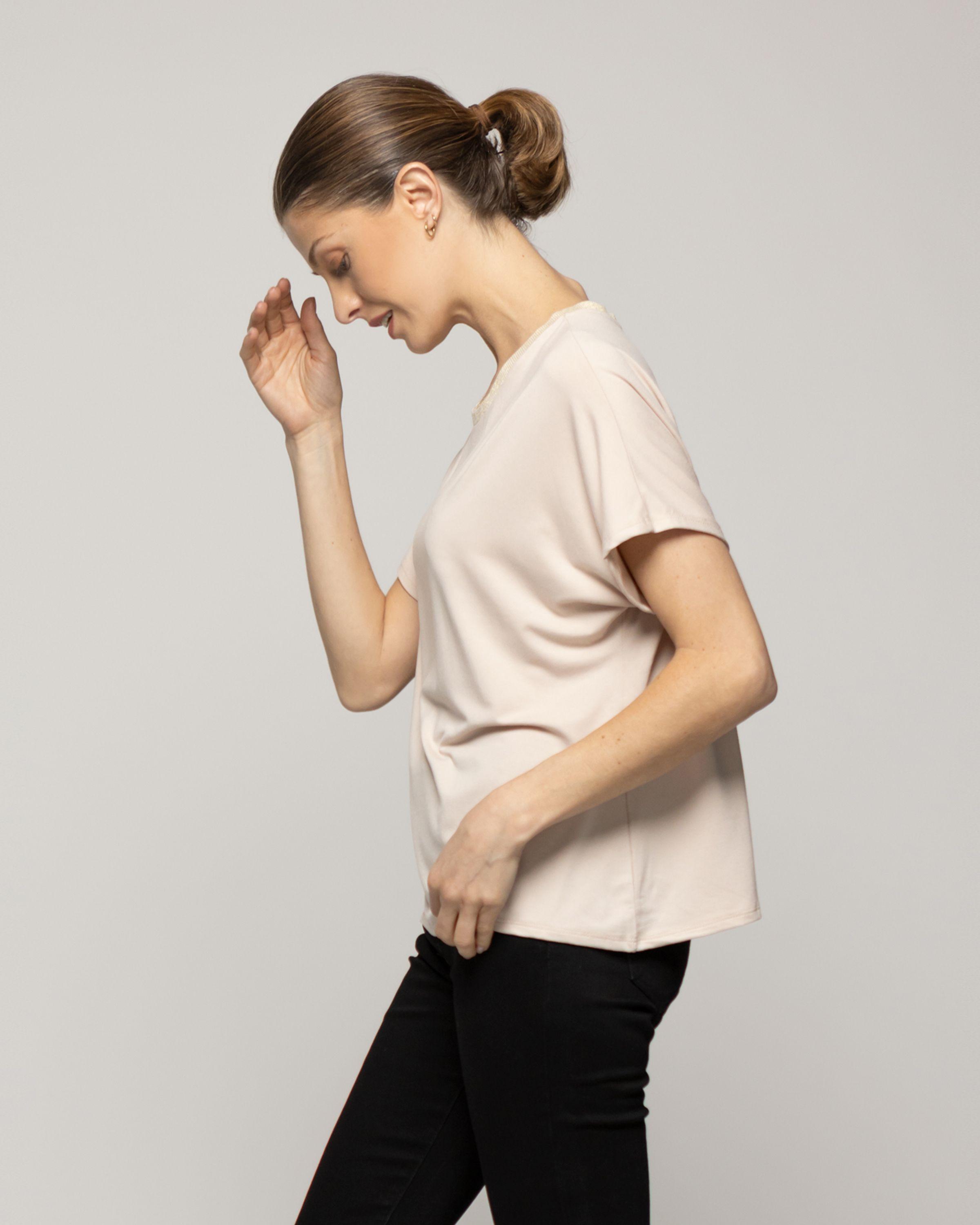 Polera Mujer Ottavia Cuello Redondo Brillante Beige Lineatre-3