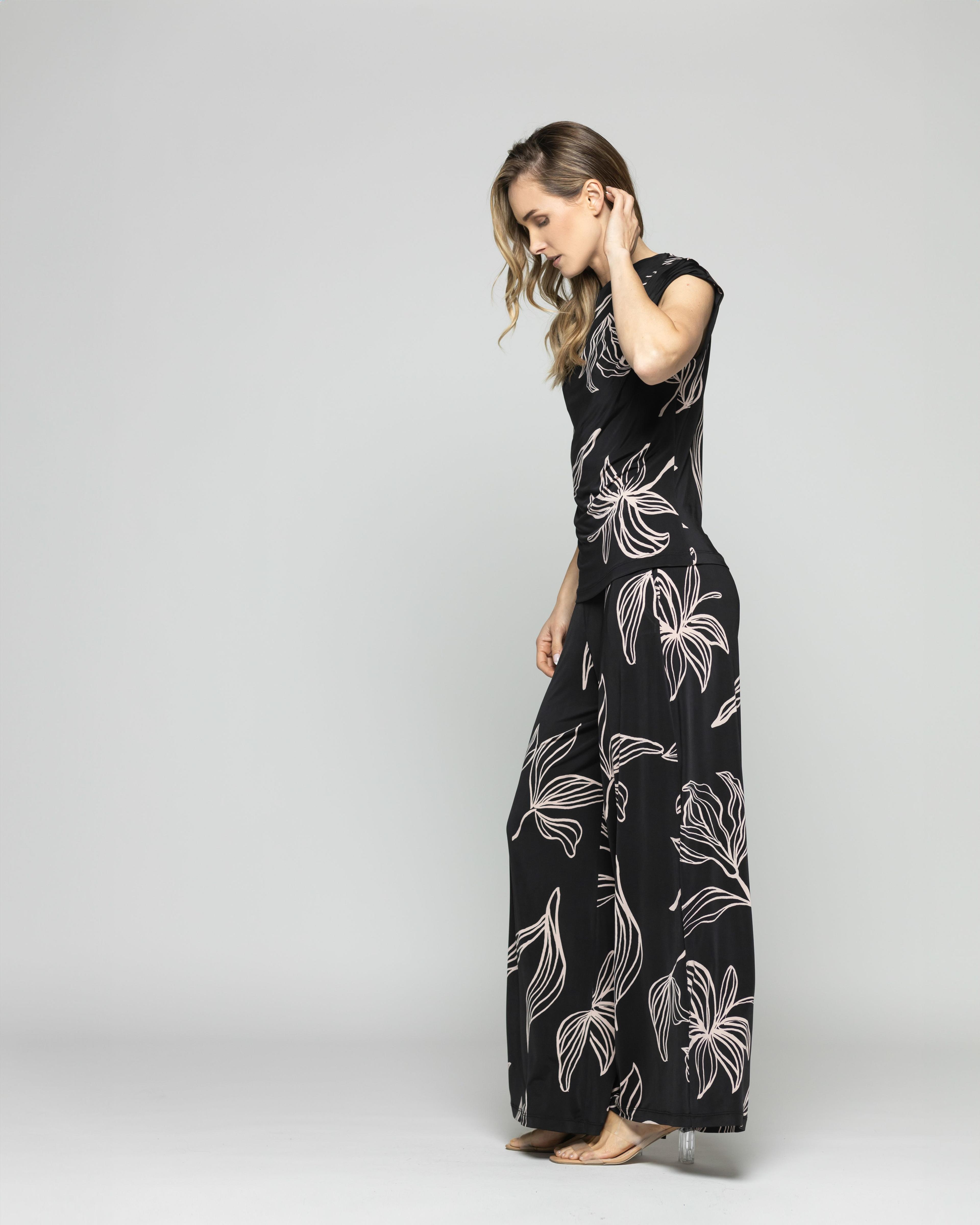 Polera Mujer Manzanilla Sin Mangas Drapeado Hombro Estampado Flores Lineal Negro Ludovica-3
