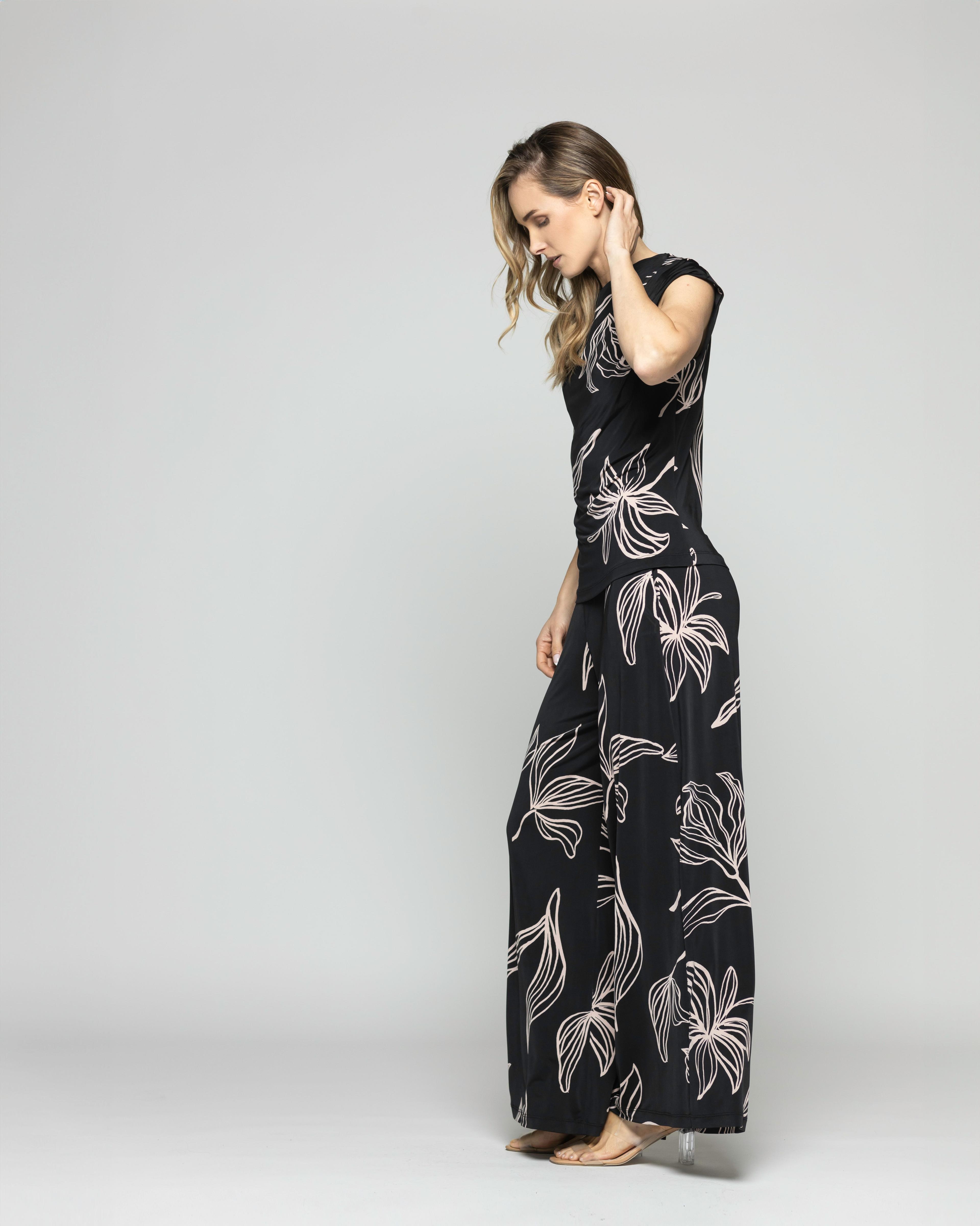 Polera Mujer Manzanilla Sin Mangas Drapeado Hombro Estampado Flores Lineal Negro Ludovica-3