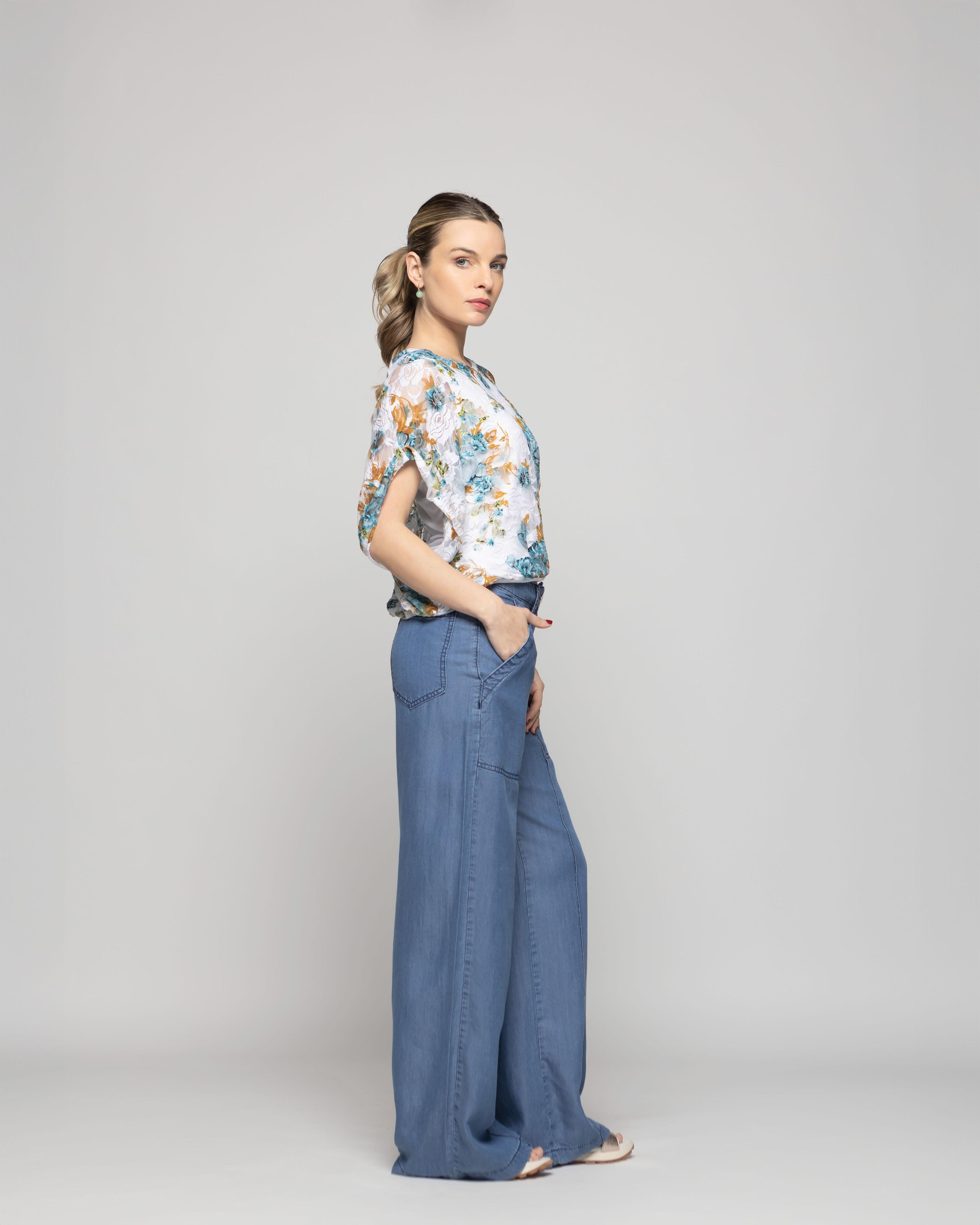 Polera Nigella Manga Caída Encaje Floral Blanco Y Verde Turquesa Ludovica-5