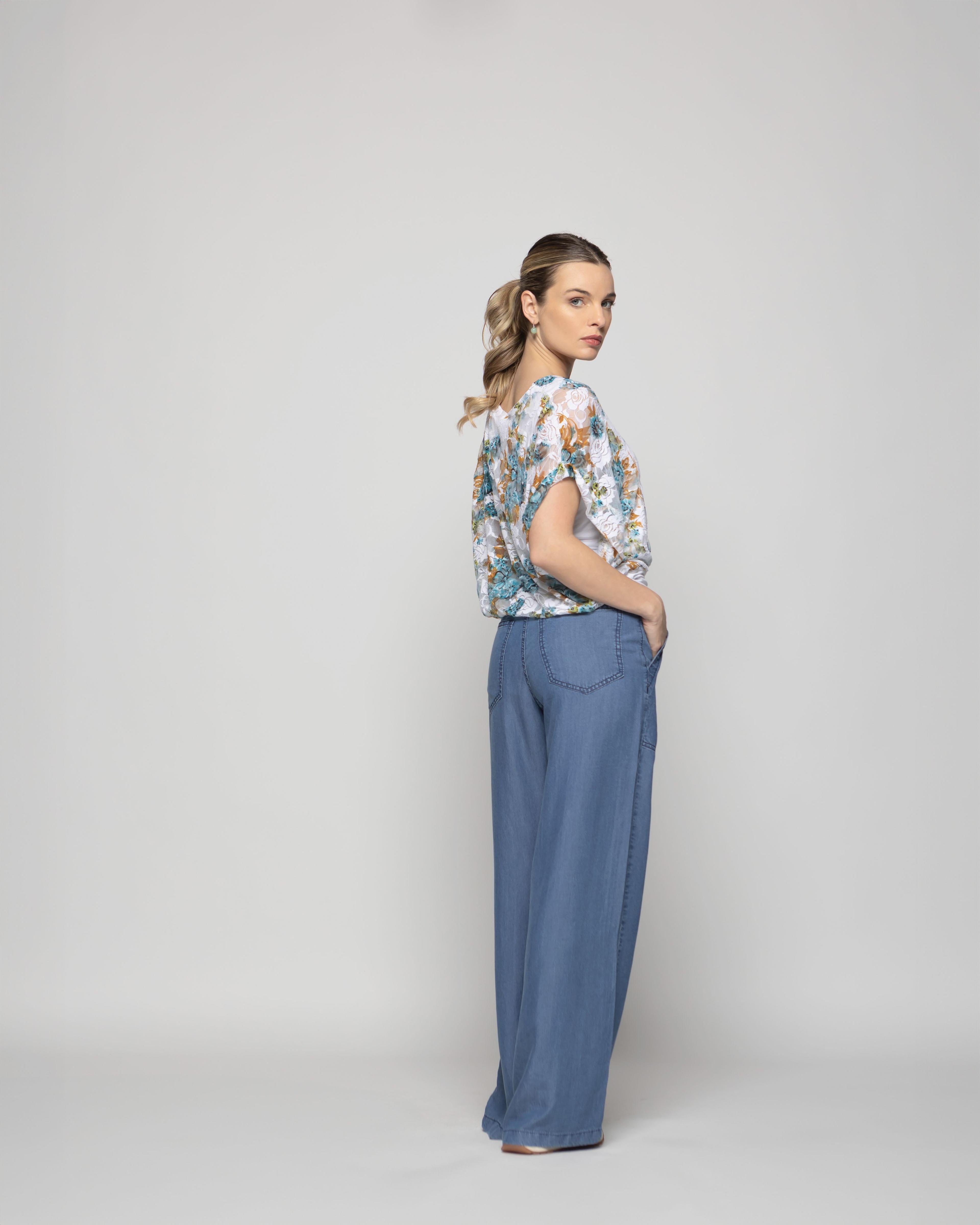 Polera Nigella Manga Caída Encaje Floral Blanco Y Verde Turquesa Ludovica-7