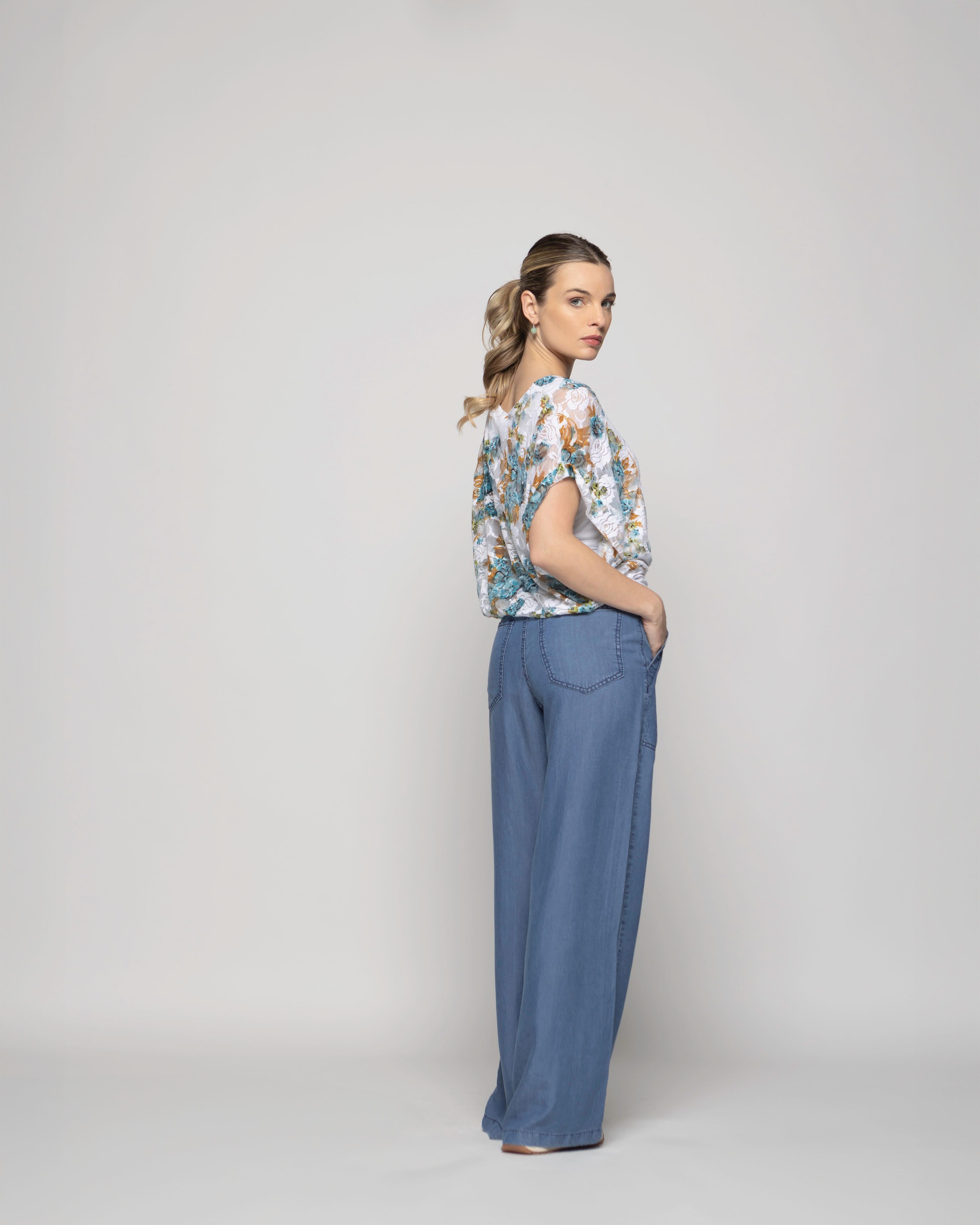 Polera Nigella Manga Caída Encaje Floral Blanco Y Verde Turquesa Ludovica-9