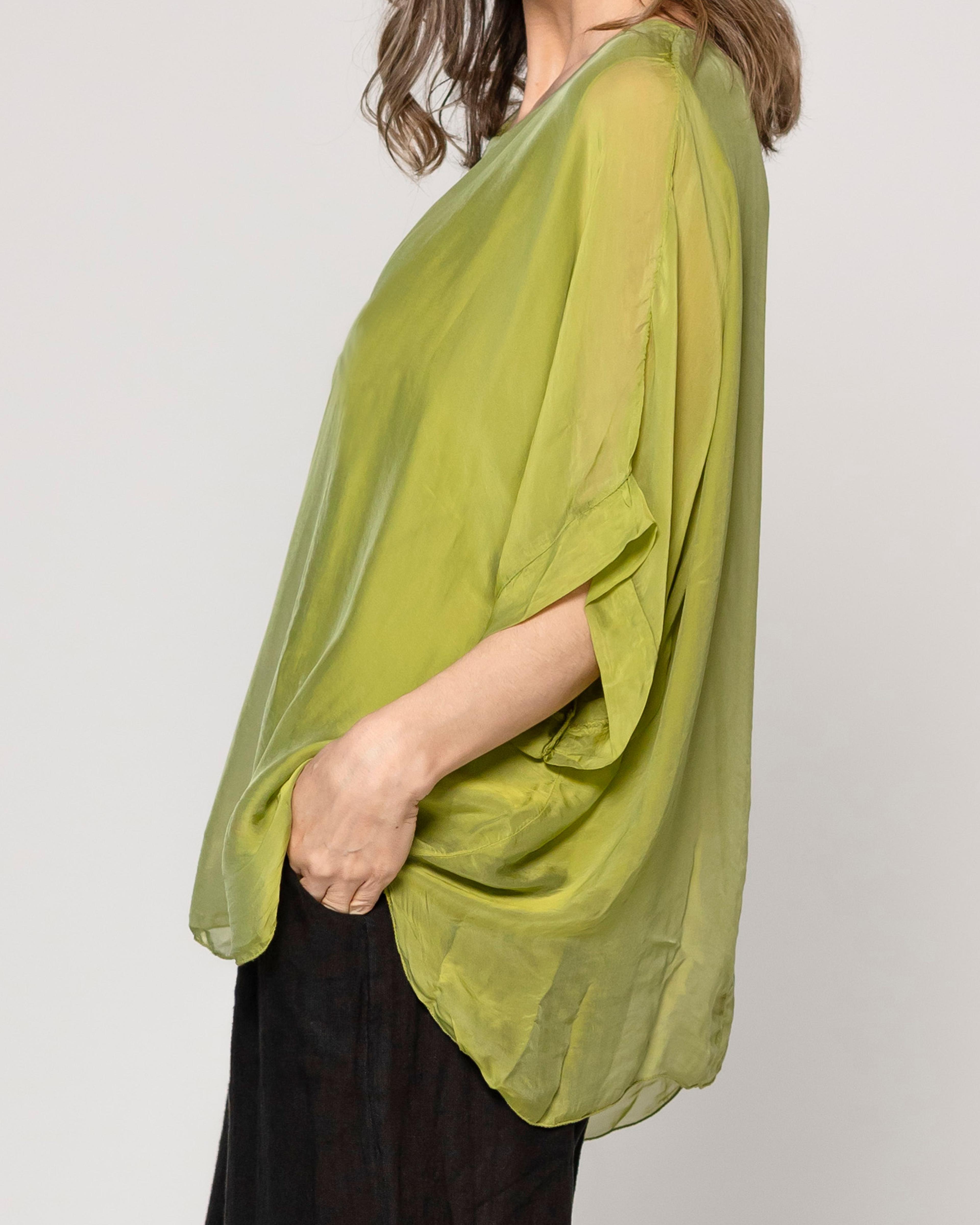 Blusa Mujer Boruta Mangas Murciélago Verde Oliva Lineatre-3