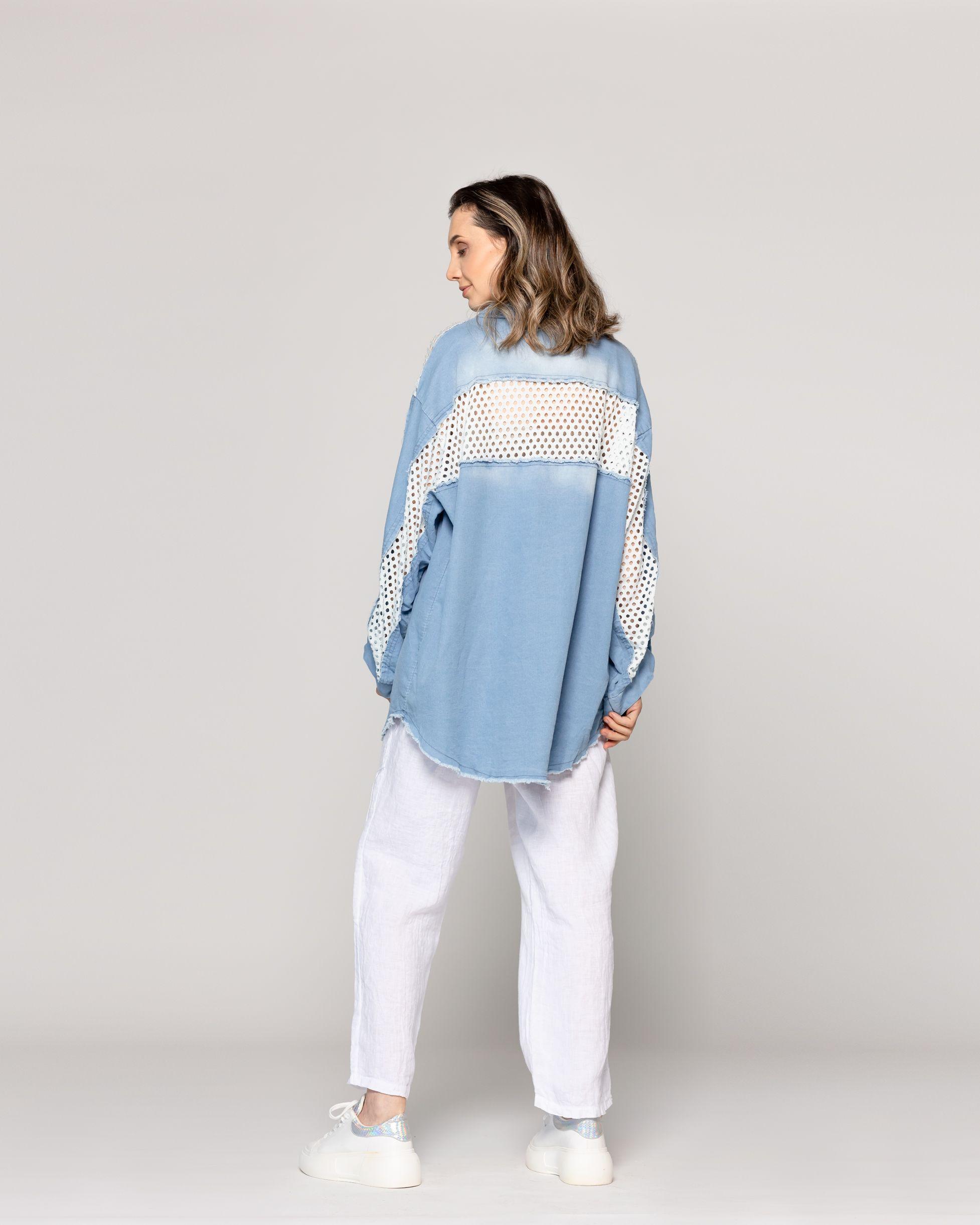 Camisa Mujer Lavinia Oversize Con Detalle Calado Celeste Lineatre-2