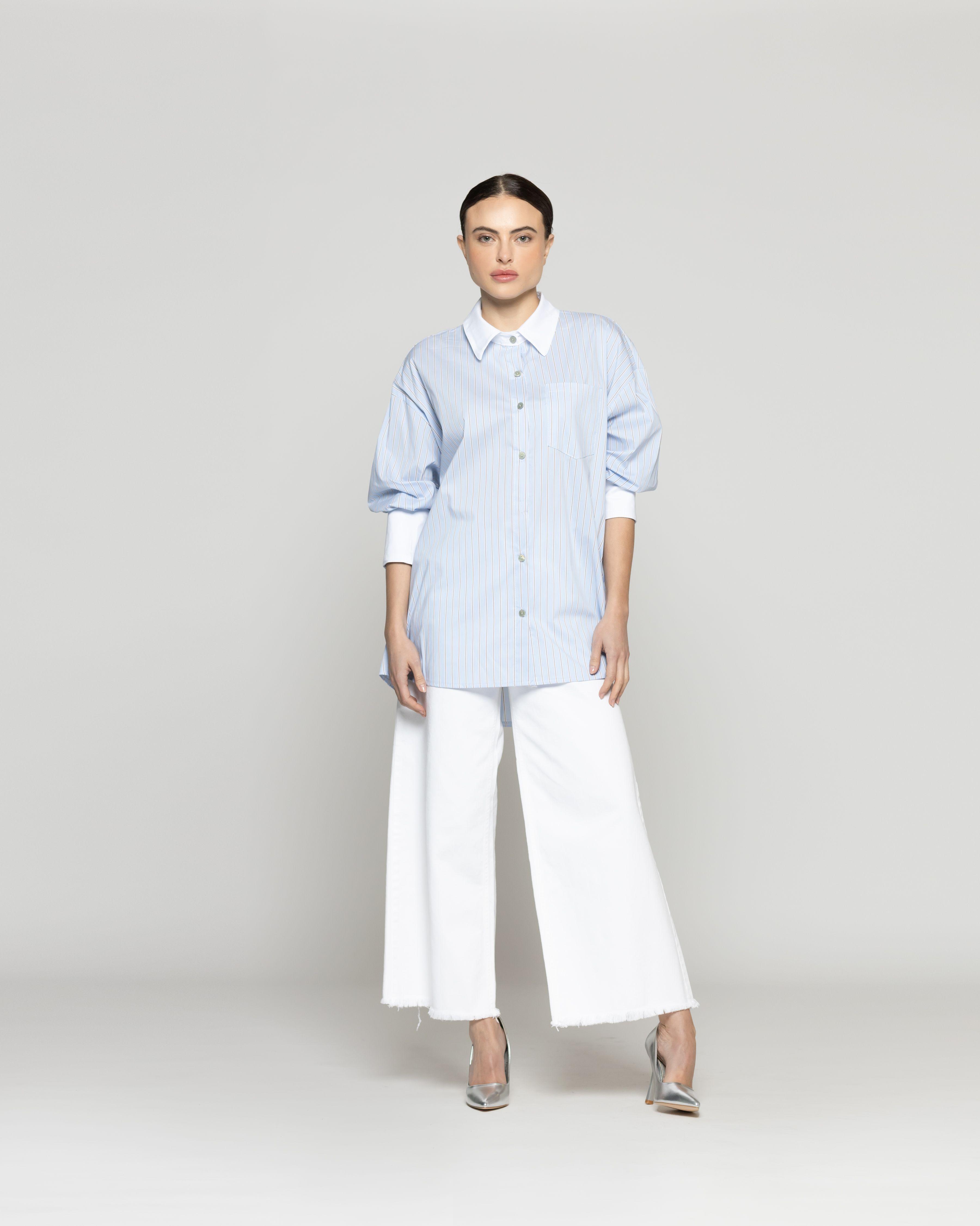 Camisa Mujer Leila Oversize Con Cuello Y Puño Blanco A Rayas Celeste Lineatre-4