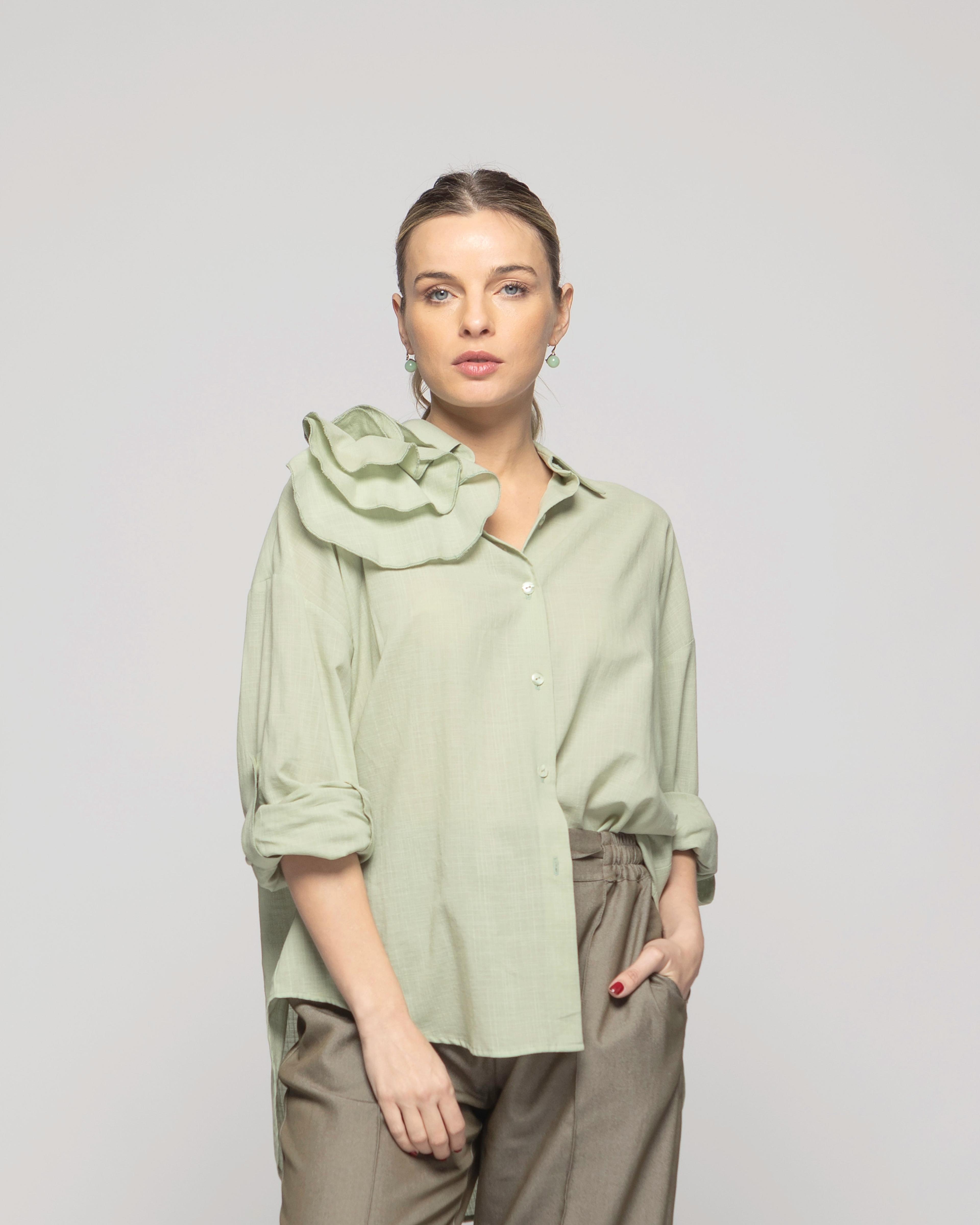 Blusa Mujer Buganvilla Camisera Viscosa Manga Larga Detalle Flor Verde Salvia Ludovica-2