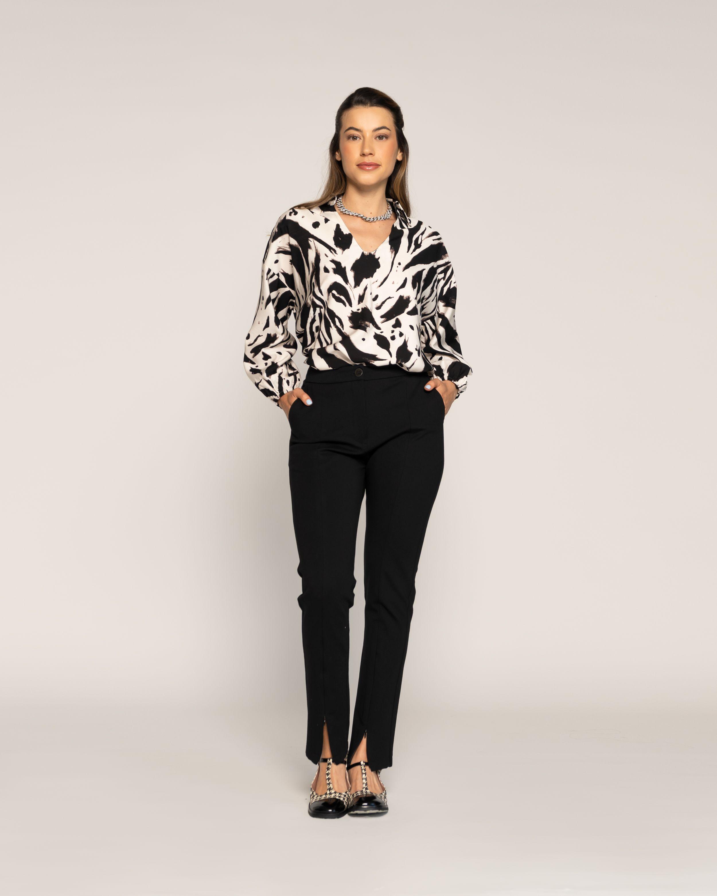 Blusa Amanda Negro Fluida Cuello V Manga Larga Ludovica-0