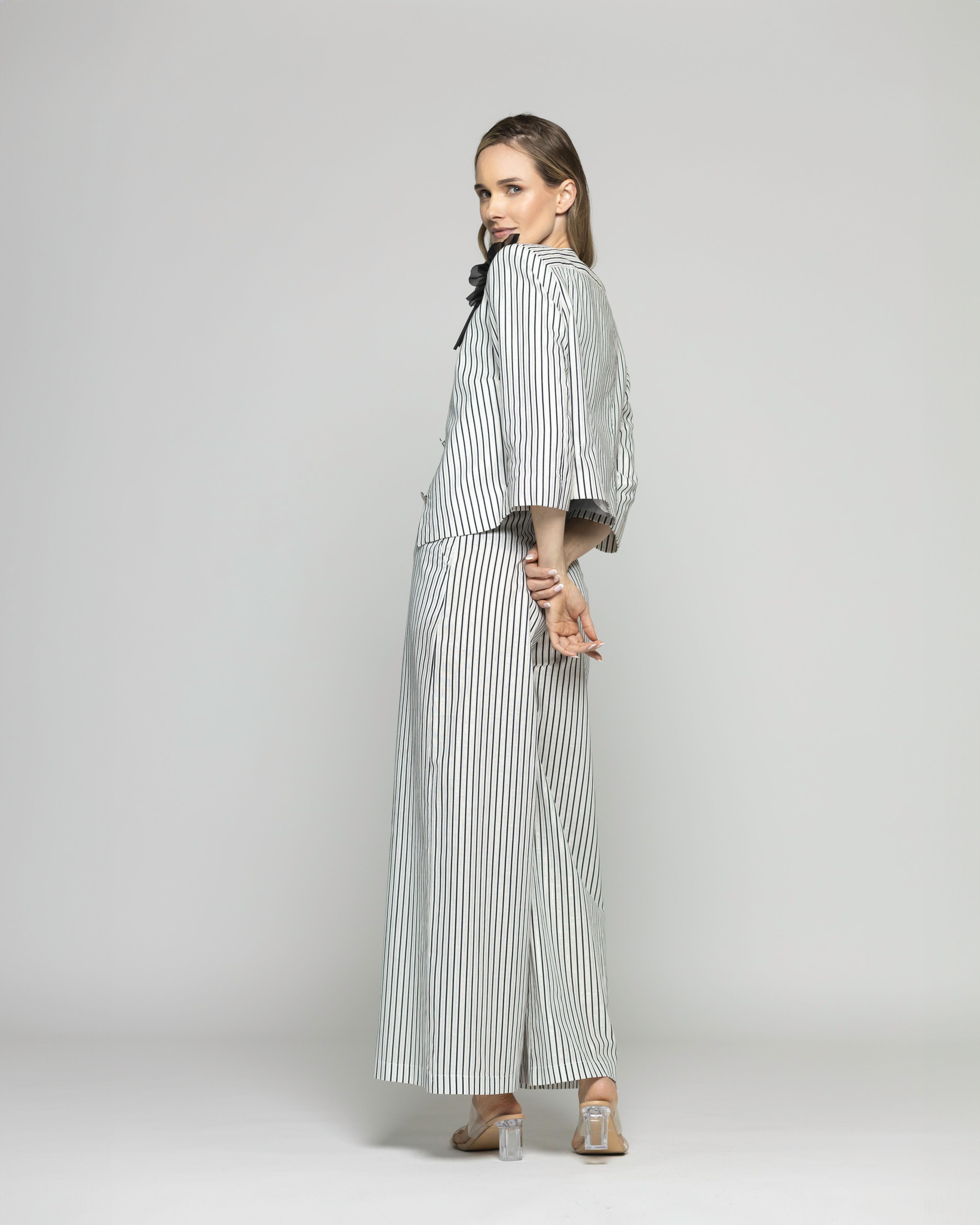 Blazer Mujer Liatris Corto Escote Redondo Algodón Manga 3/4 Rayas Negro Y Blanco Ludovica-2