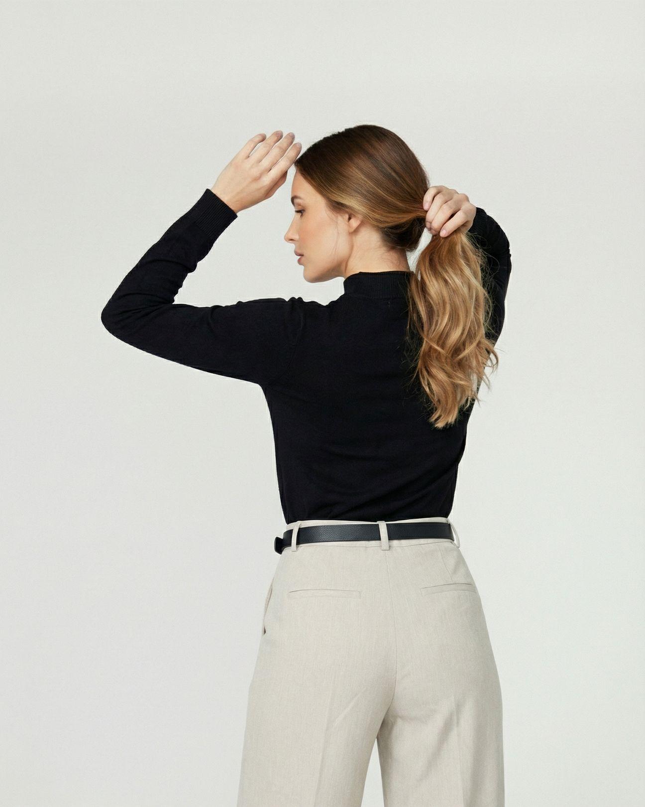 Sweater Mujer Magdalena Relaxed Fit Cuello Medio Alto Redondo Manga Caida Negro Lineatre-2