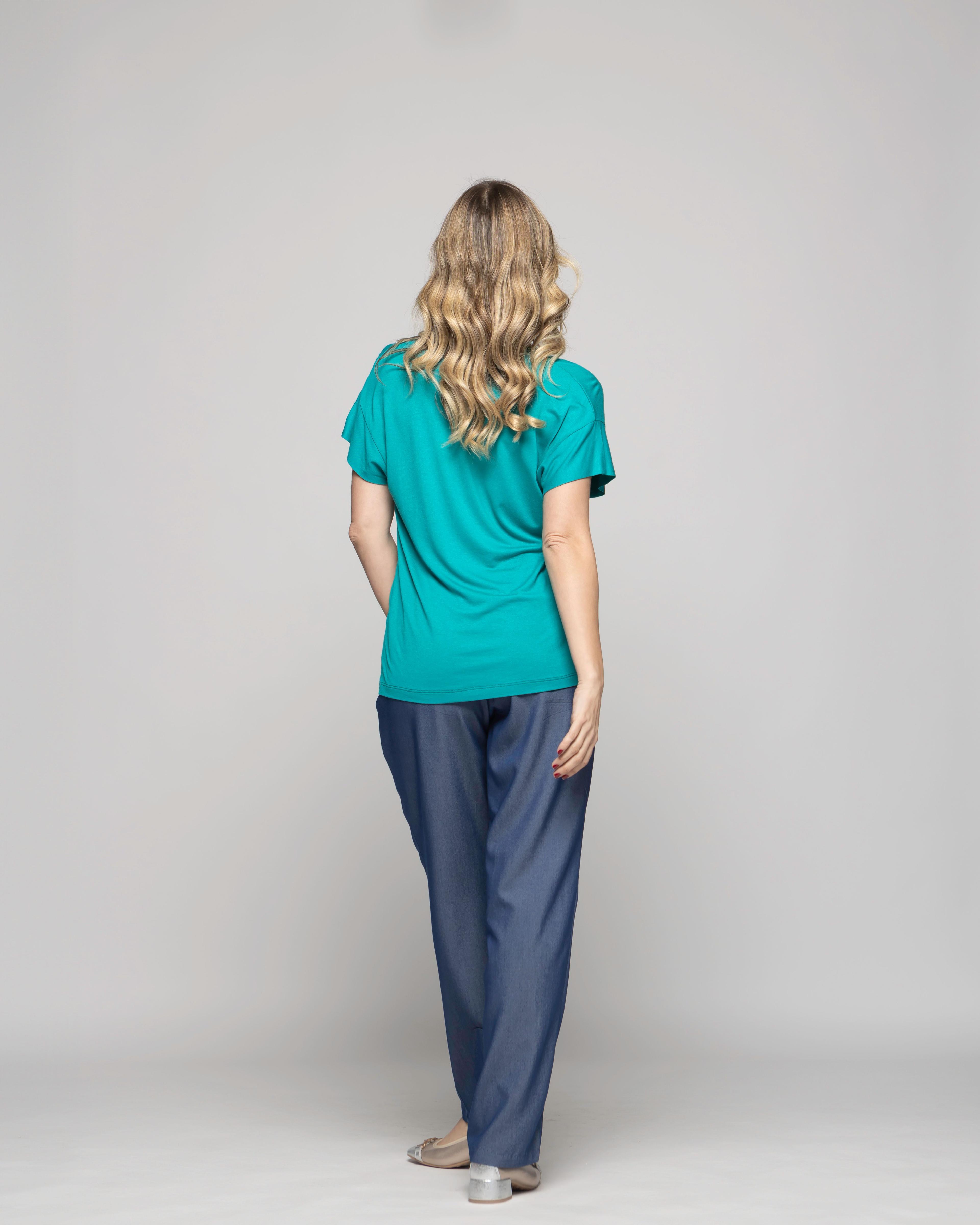 Polera Mujer Muscari Viscosa Manga Corta Escote V Lisa Verde Esmeralda Ludovica-6