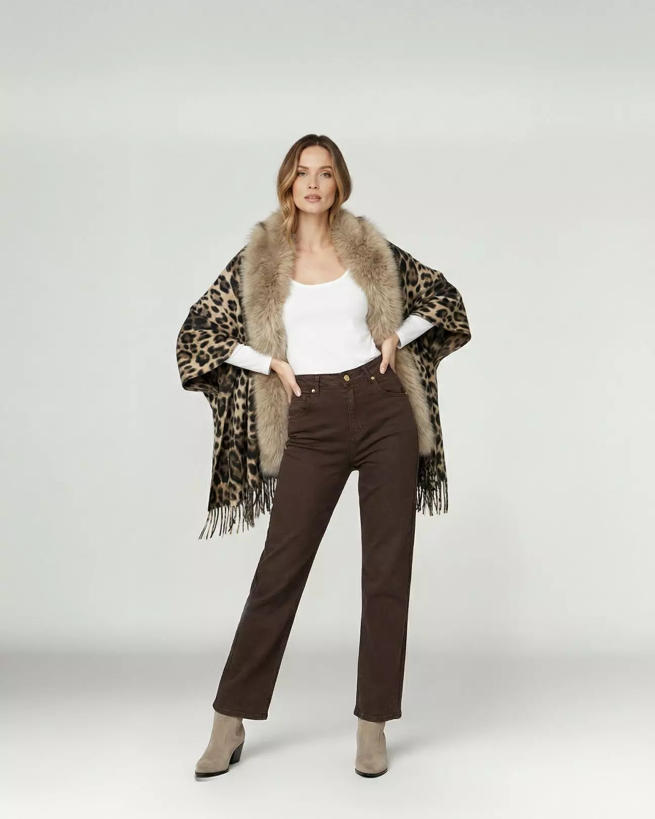 Poncho Mujer Camila Camel Lineatre-3