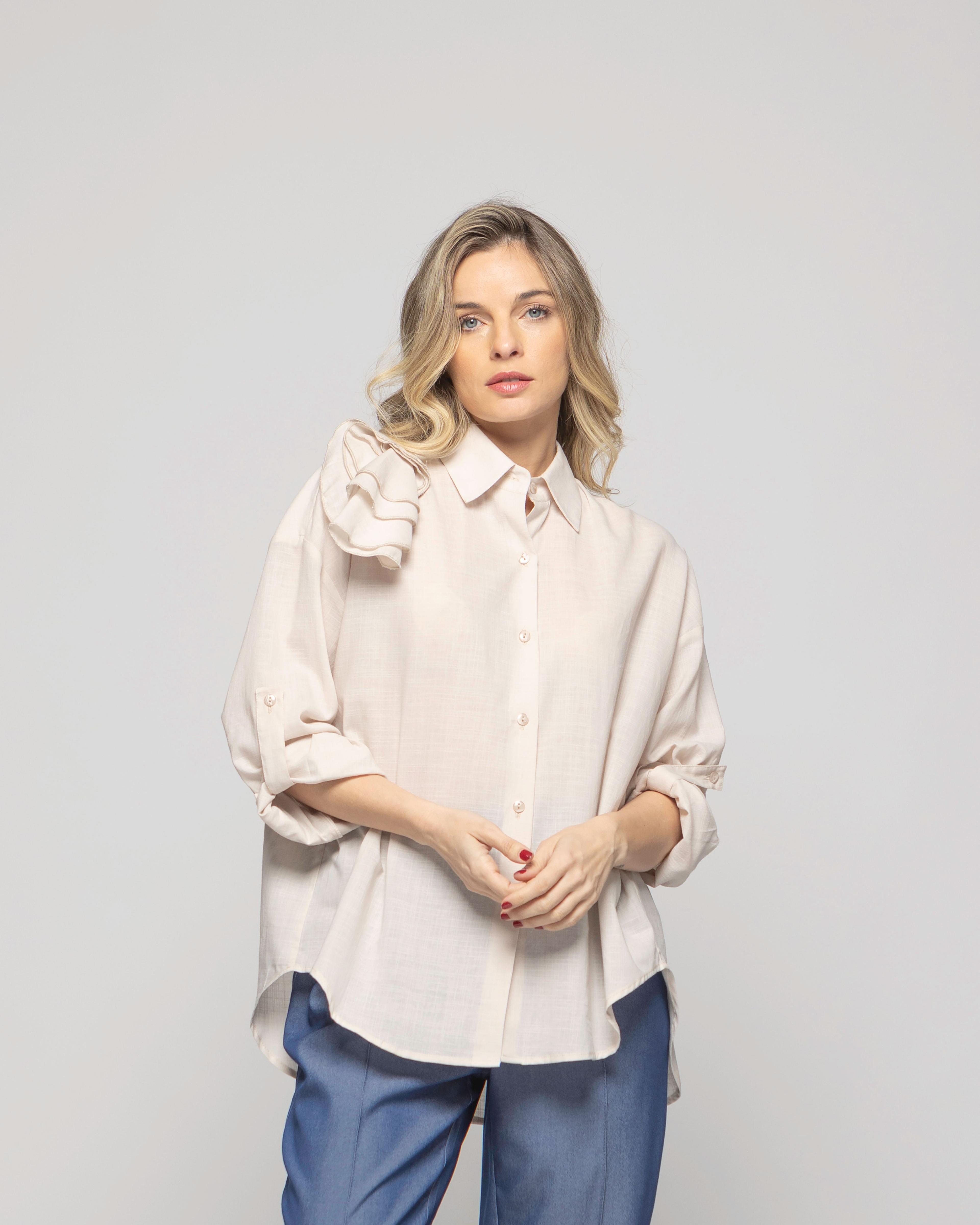 Blusa Mujer Buganvilla Camisera Viscosa Manga Larga Detalle Flor Beige Ludovica-2