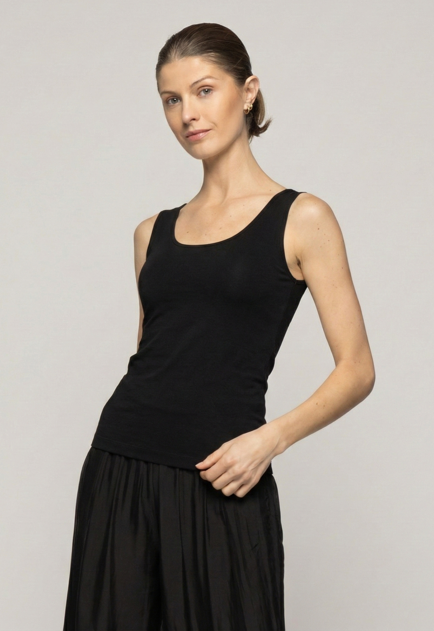 Top Mujer Teodora Mangas Anchas Negro Lineatre-0