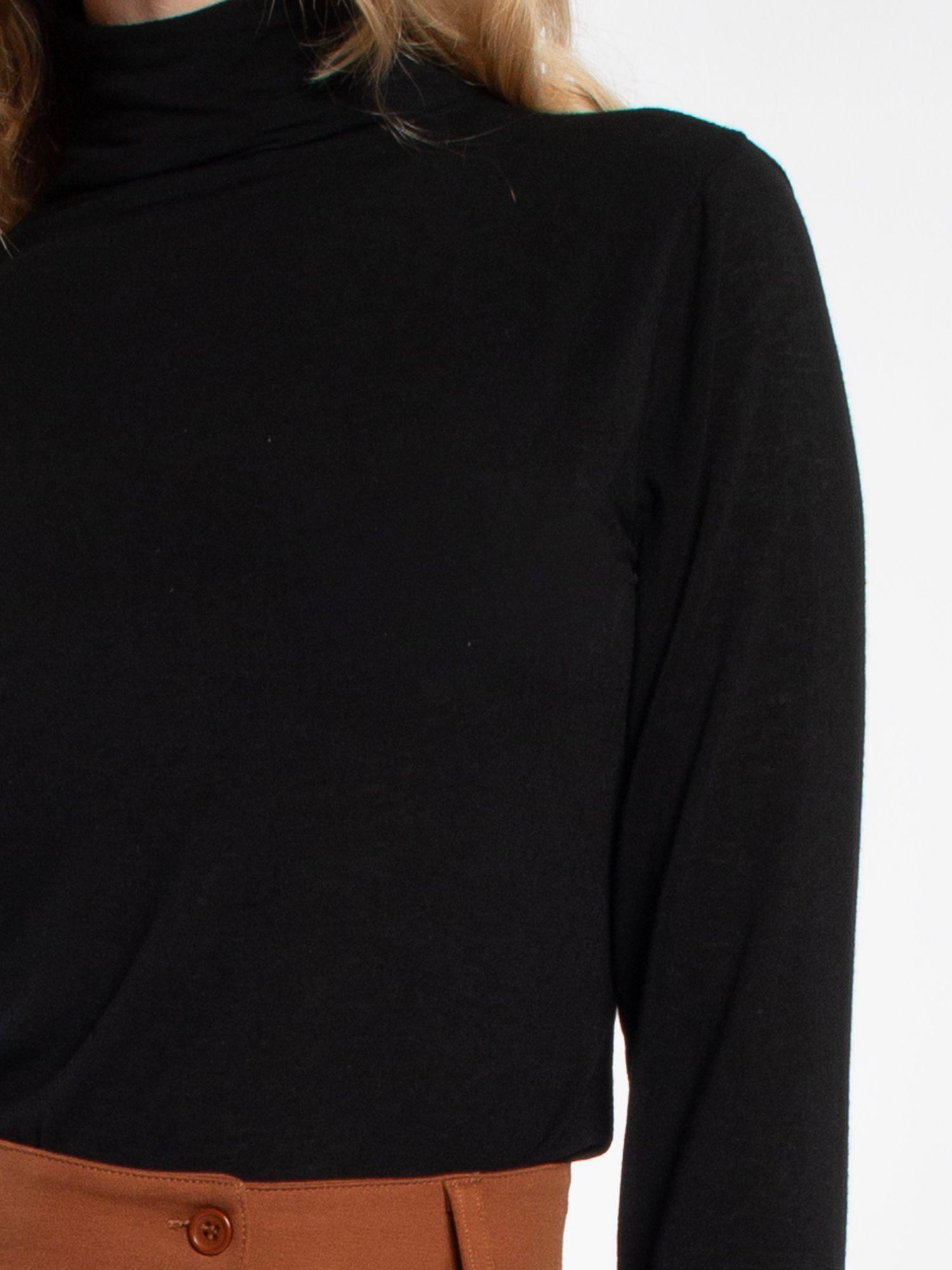 Polera Negra Lineatre.-2