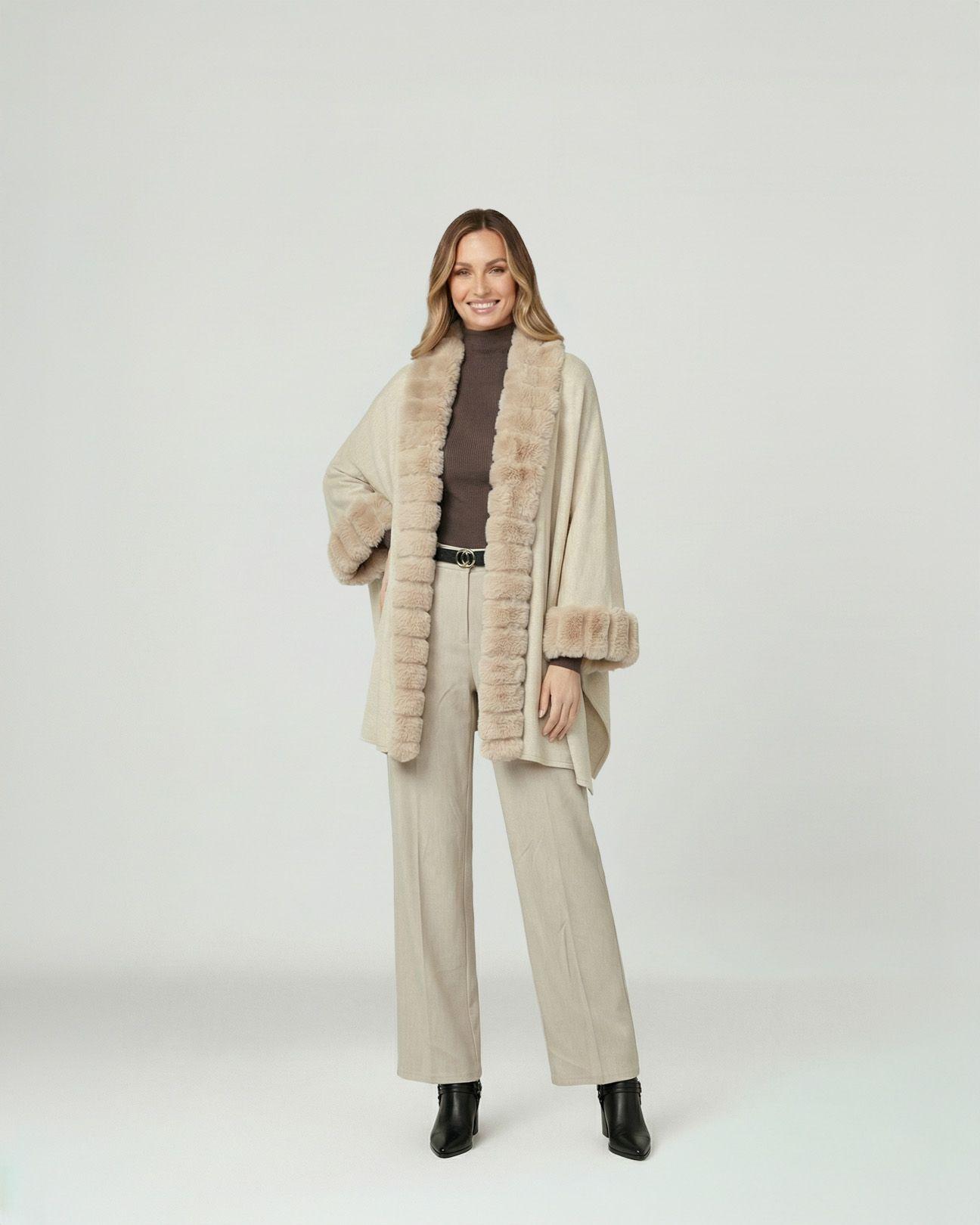 Poncho Mujer Lidia Overside Cuello Tipo Kimono  Manga Caída Beige Lineatre-3