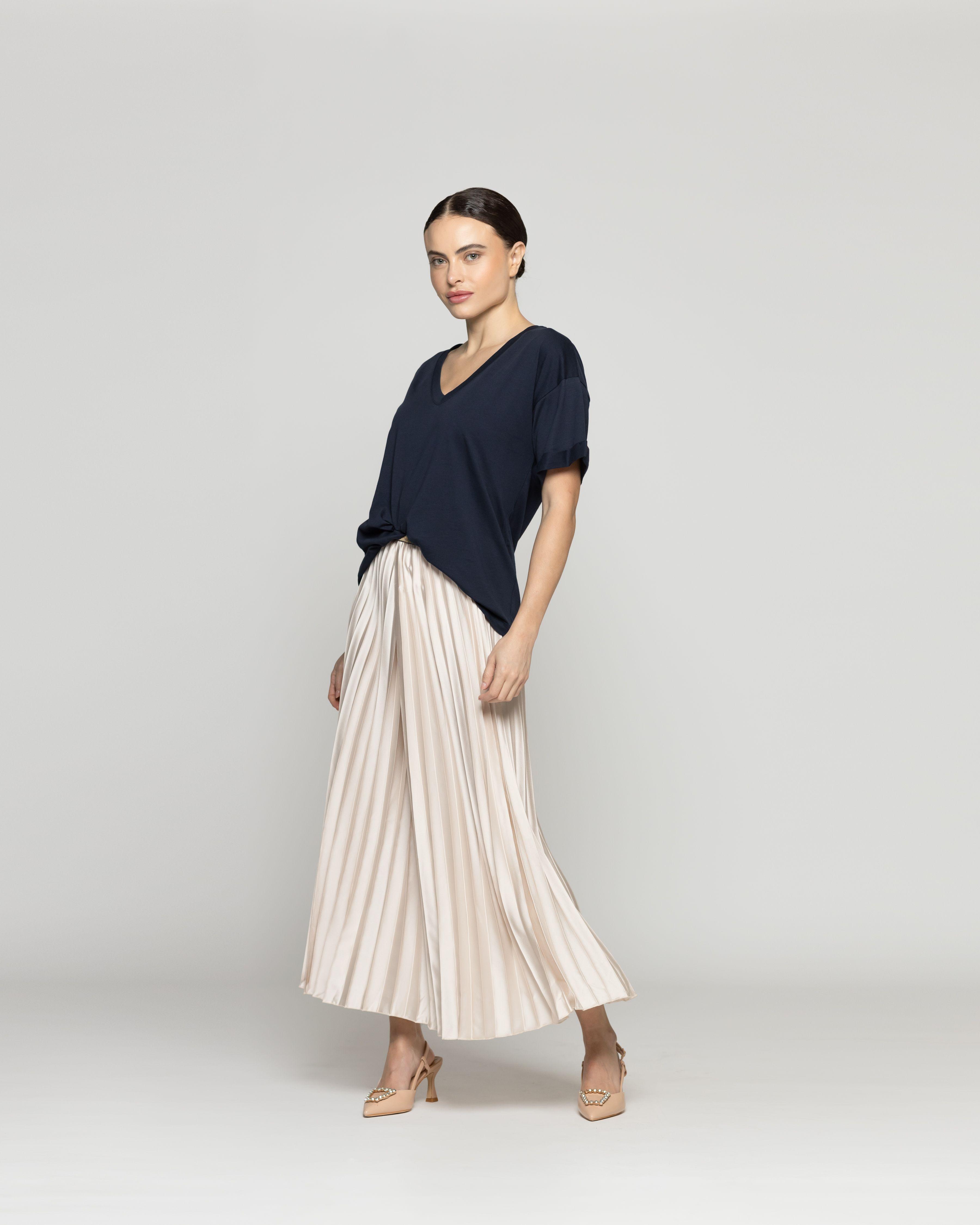 Polera Mujer Básico Ornella Escote V Azul Marino Lineatre-4