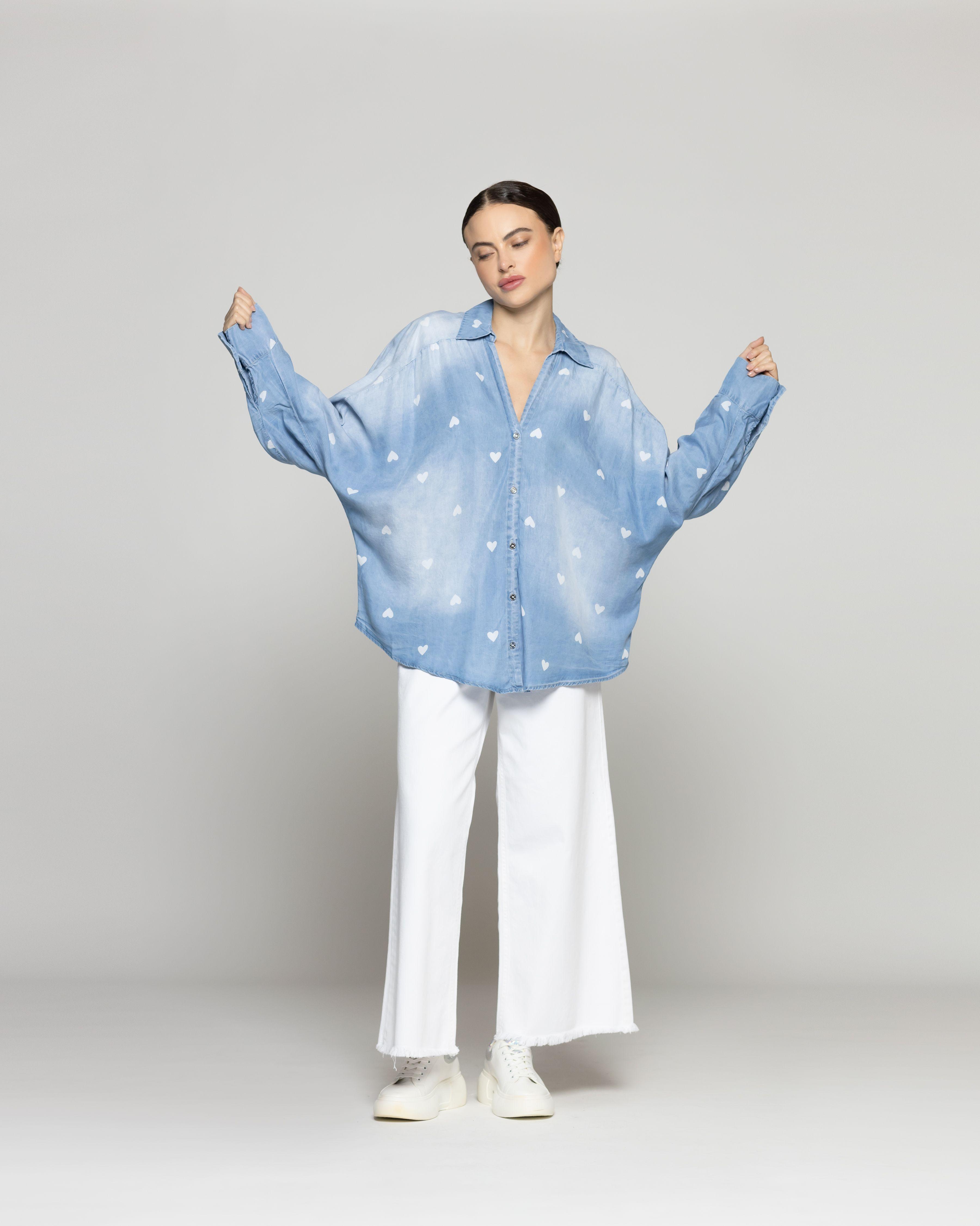 Blusa Mujer Braya Camisera con Corazones Denim Desgastado Lineatre-1