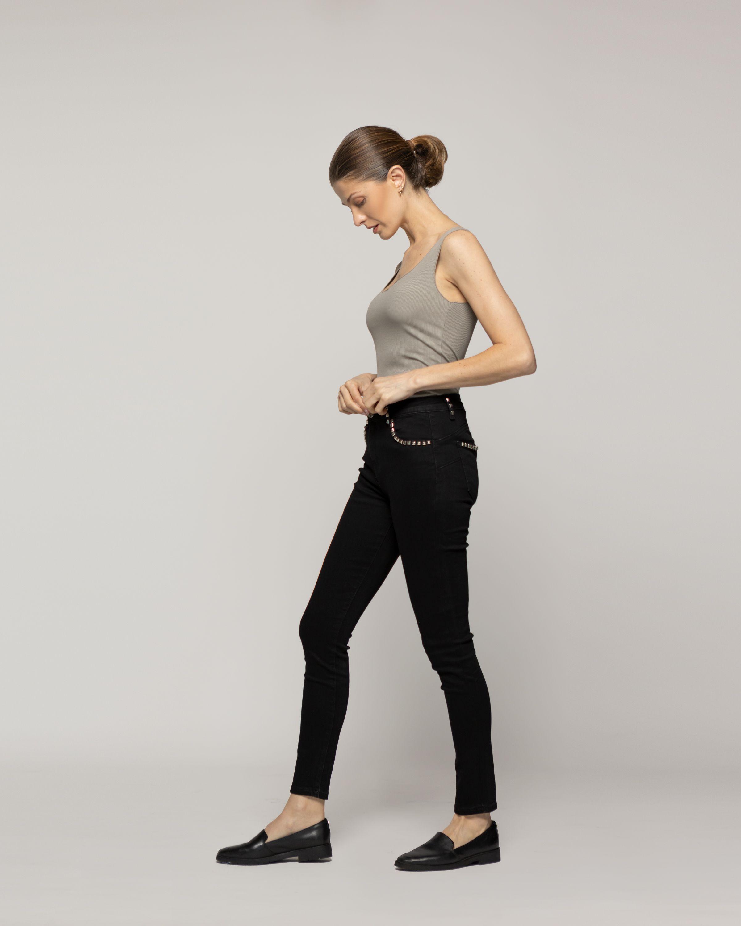 Jeans Julieta Skinny Con Tachas Tiro Alto Negro Lineatre-3