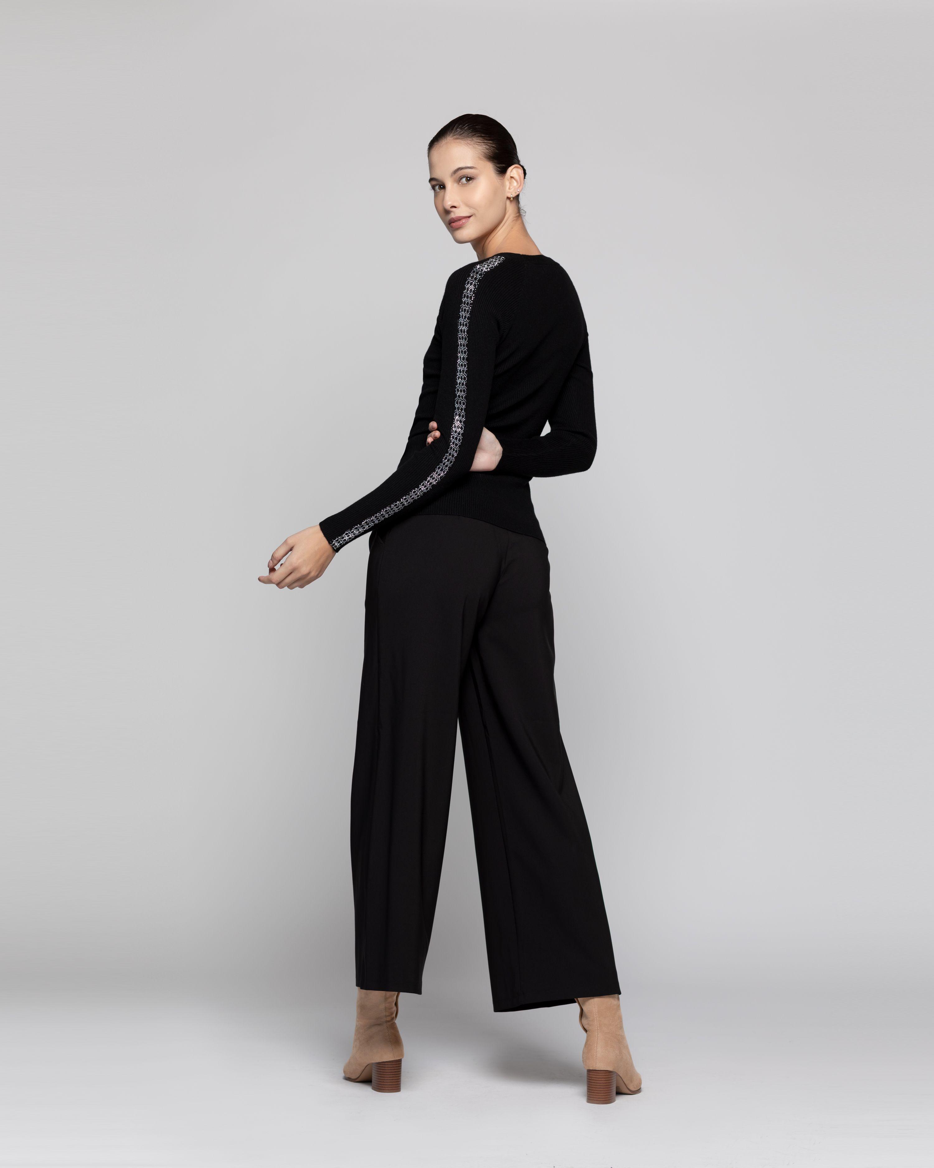 Sweater Mujer Anahí cuello V Negro Lineatre-2