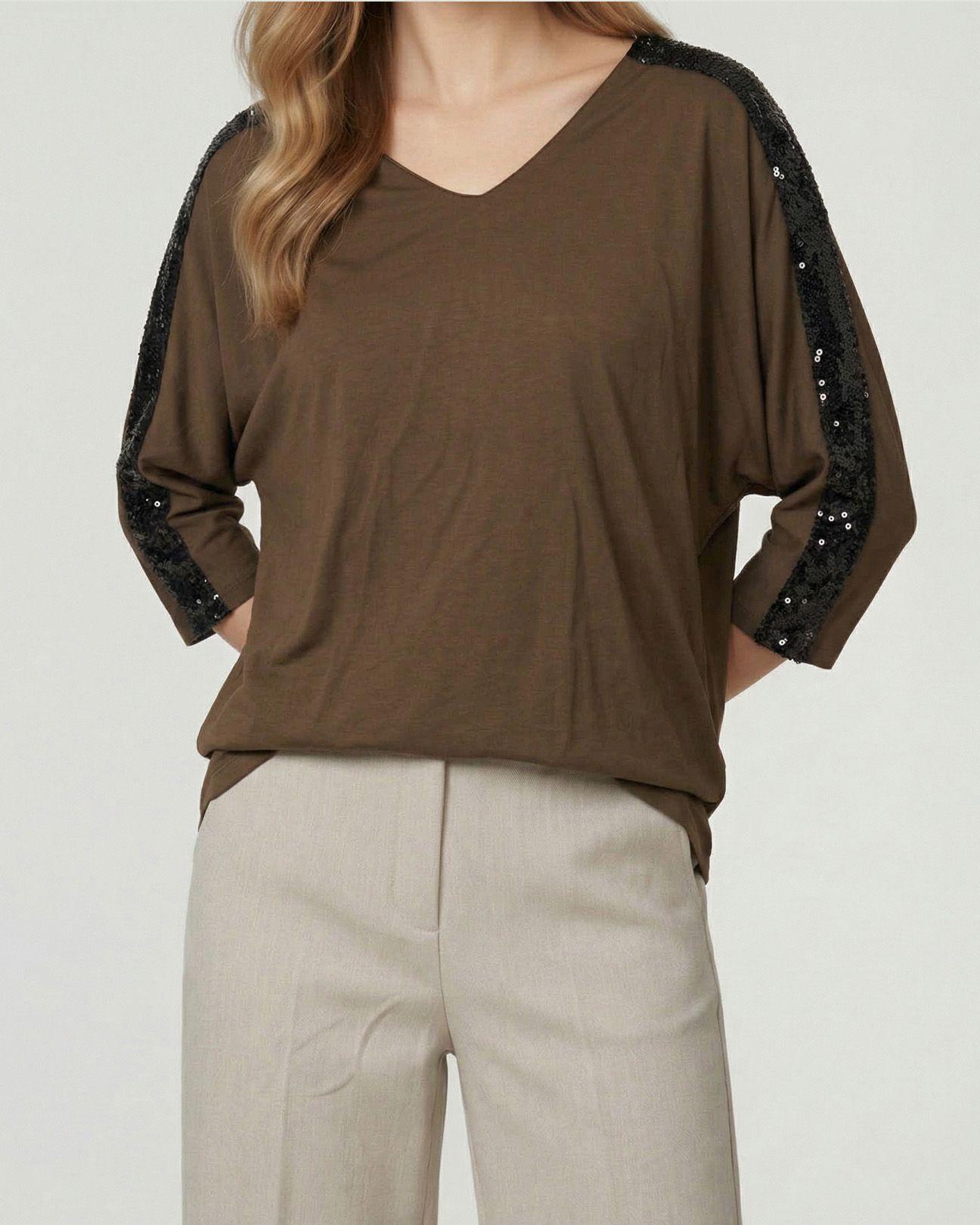 Poleron Mujer Montserrat Relaxed Cuello En V Manga Caída Chocolate Lineatre-2