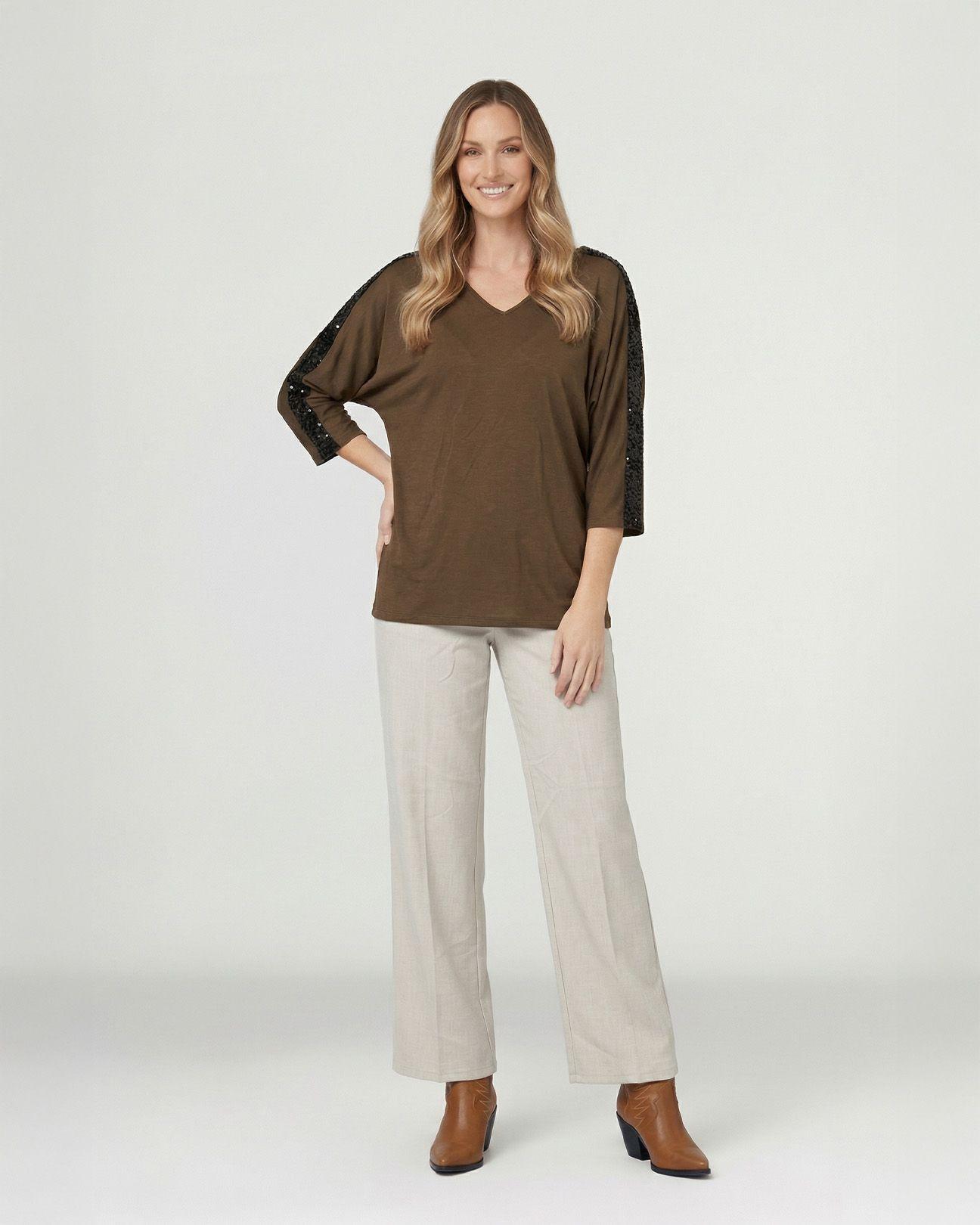 Poleron Mujer Montserrat Relaxed Cuello En V Manga Caída Chocolate Lineatre-3