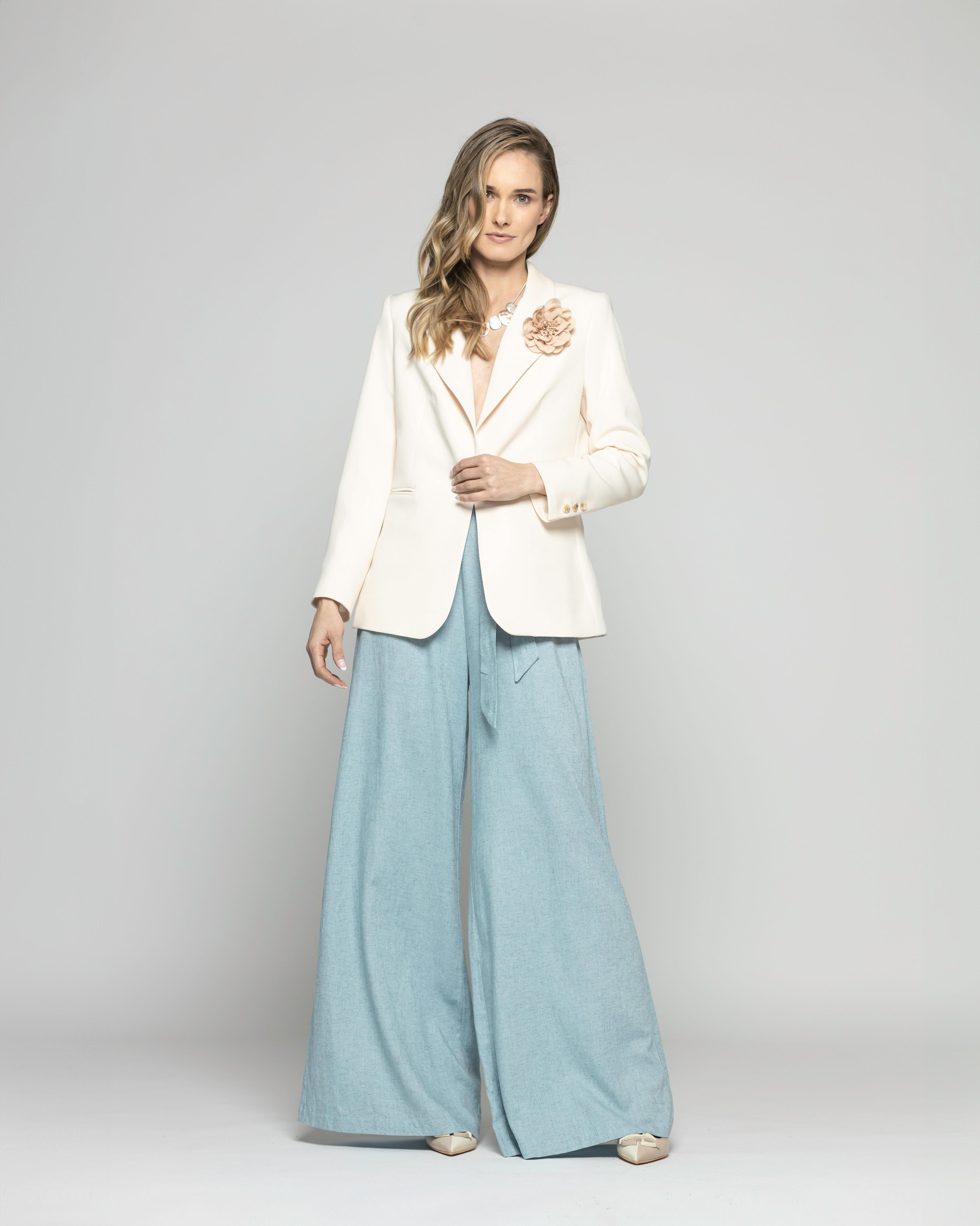 Blazer Mujer Lotus Clásico Con Flor Blanco Crema Ludovica-4