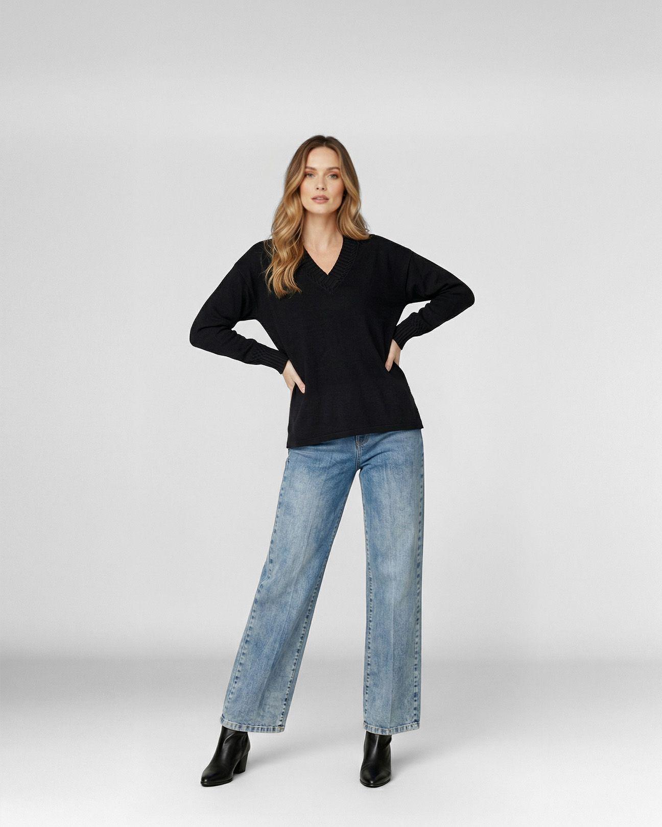 Sweater Mujer Giovanna Relaxed Cuello En V Manga Caída Negro Lineatre-3