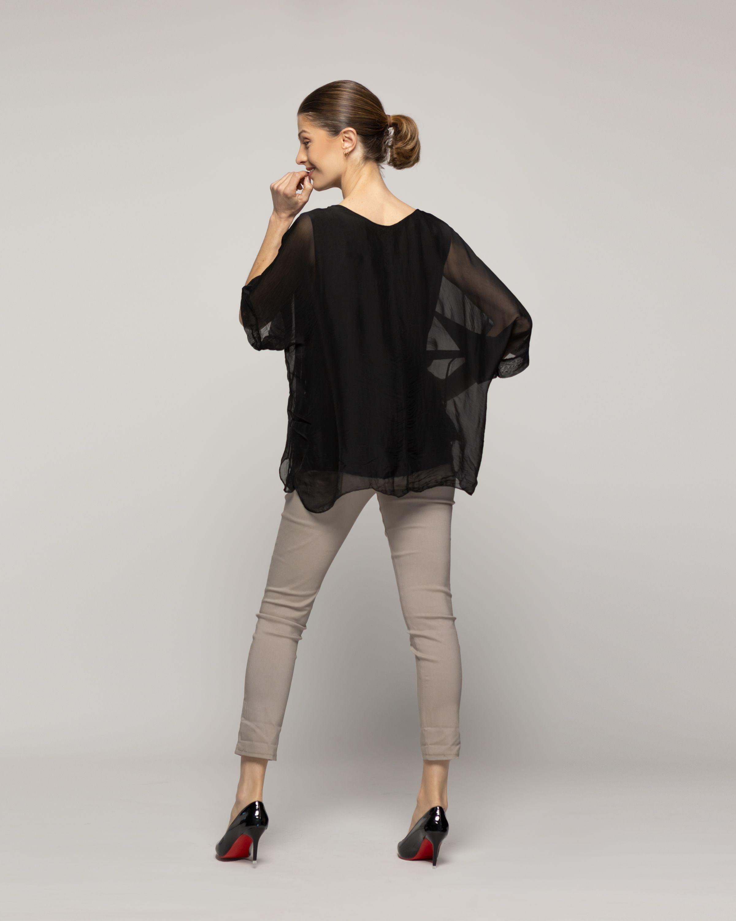 Blusa Mujer Boruta Mangas Murciélago Negra Lineatre-2