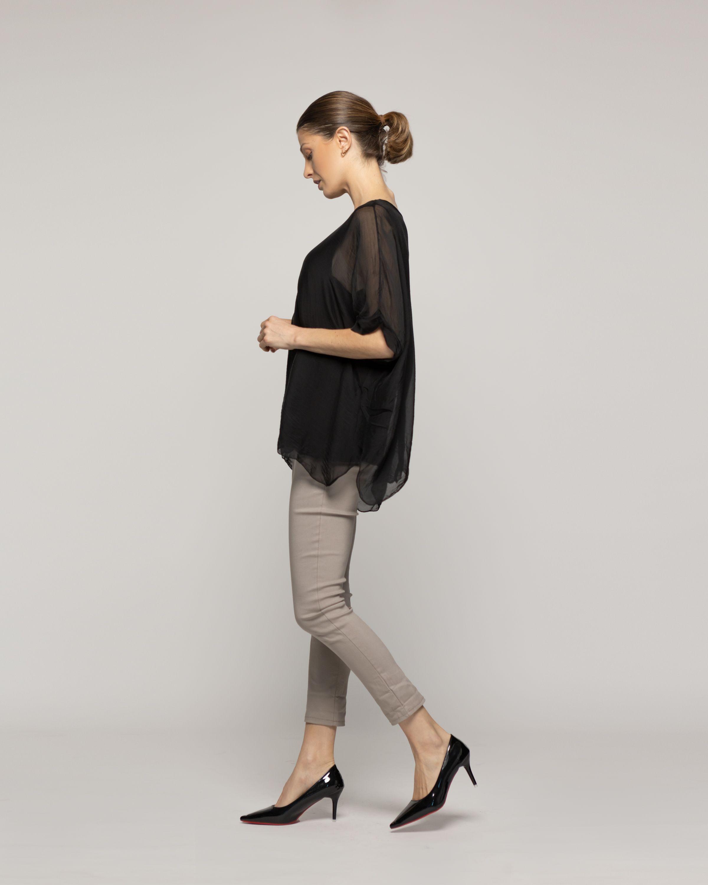 Blusa Mujer Boruta Mangas Murciélago Negra Lineatre-3
