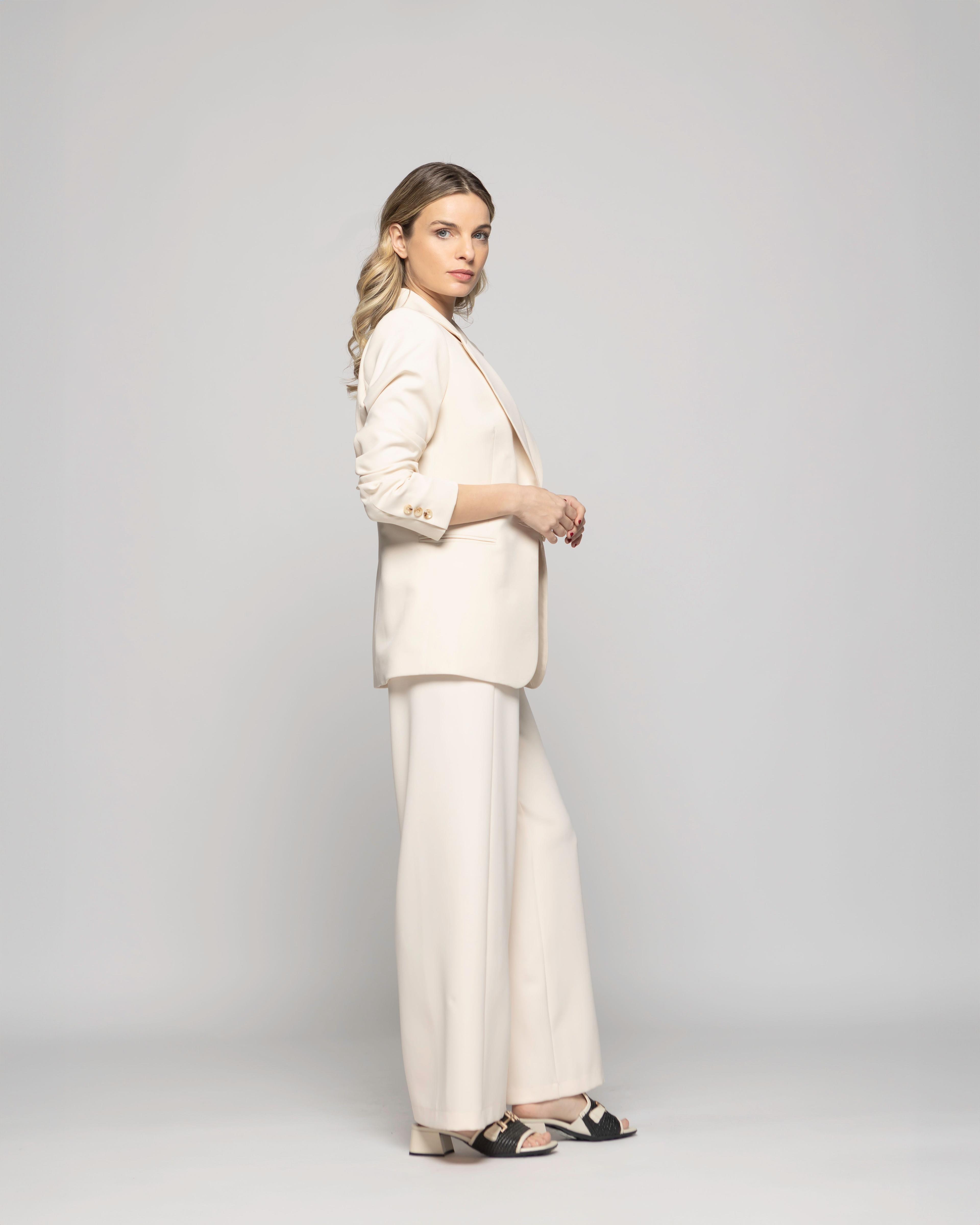 Blazer Mujer Magnolia Clásico Liso Blanco Crema Ludovica-8