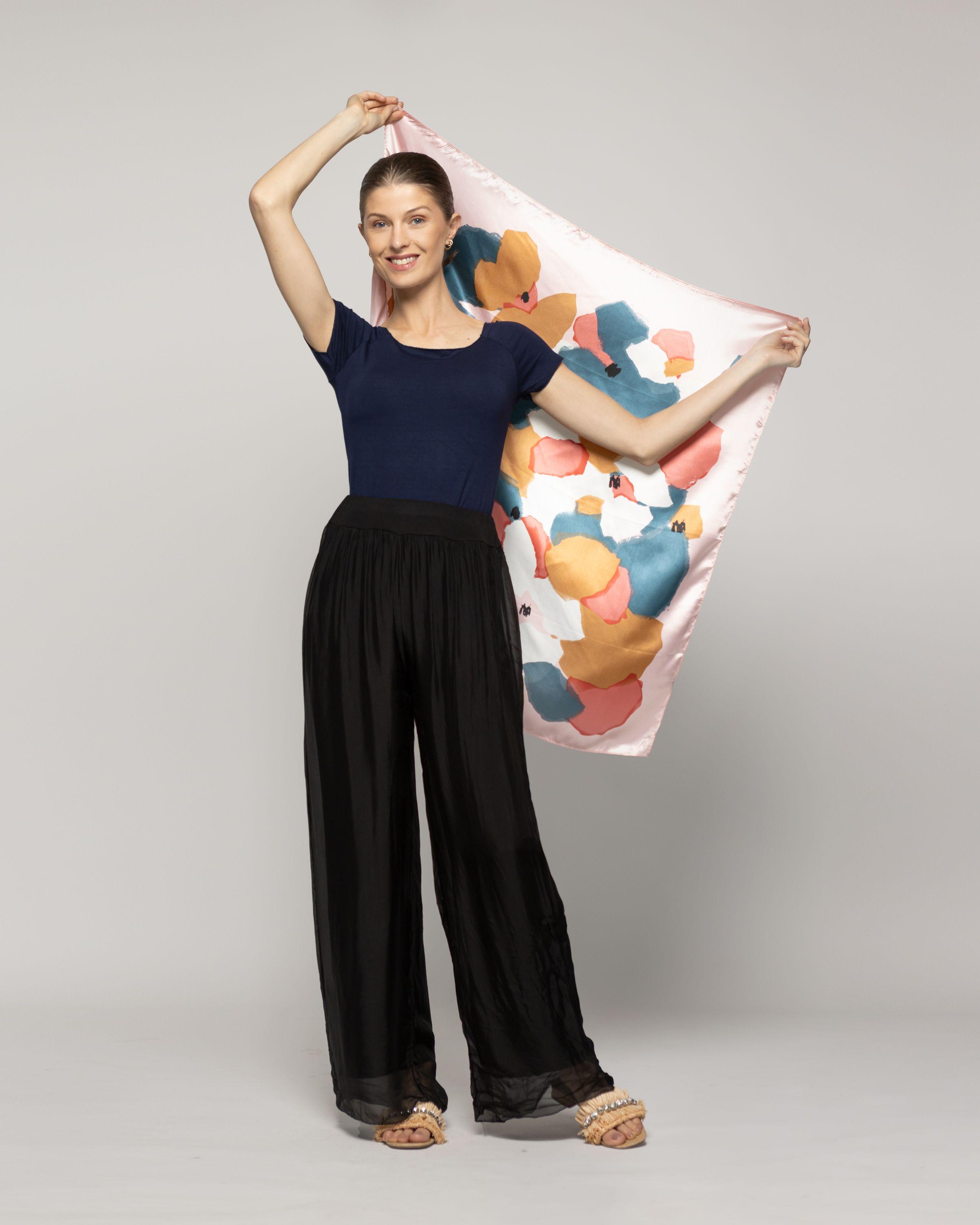 Pañuelo Mujer Satinado Estampado Abstracto Rosado Lineatre-3