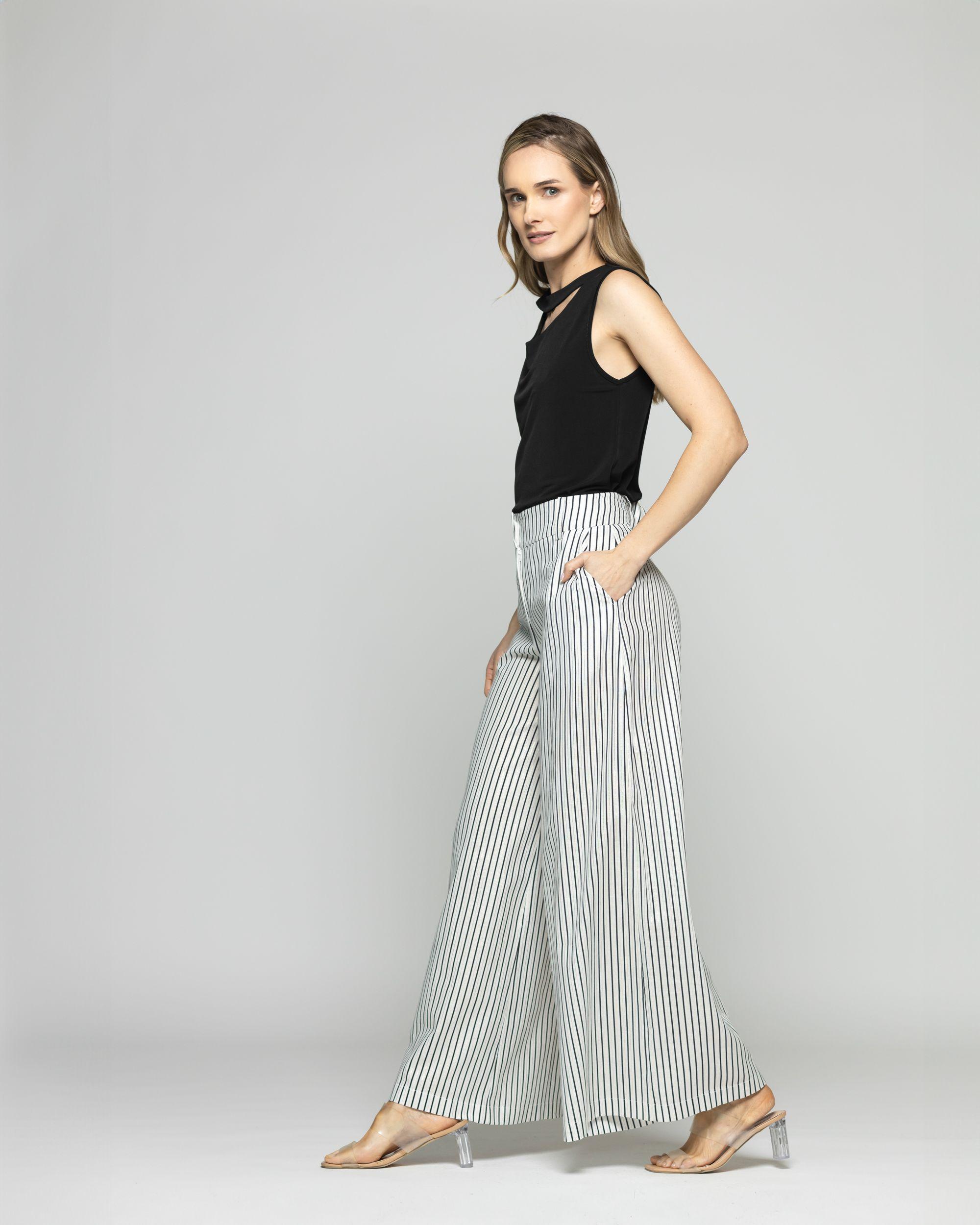 Polera Mujer Narciso Escote Medialuna Sin Mangas Negra Ludovica-4