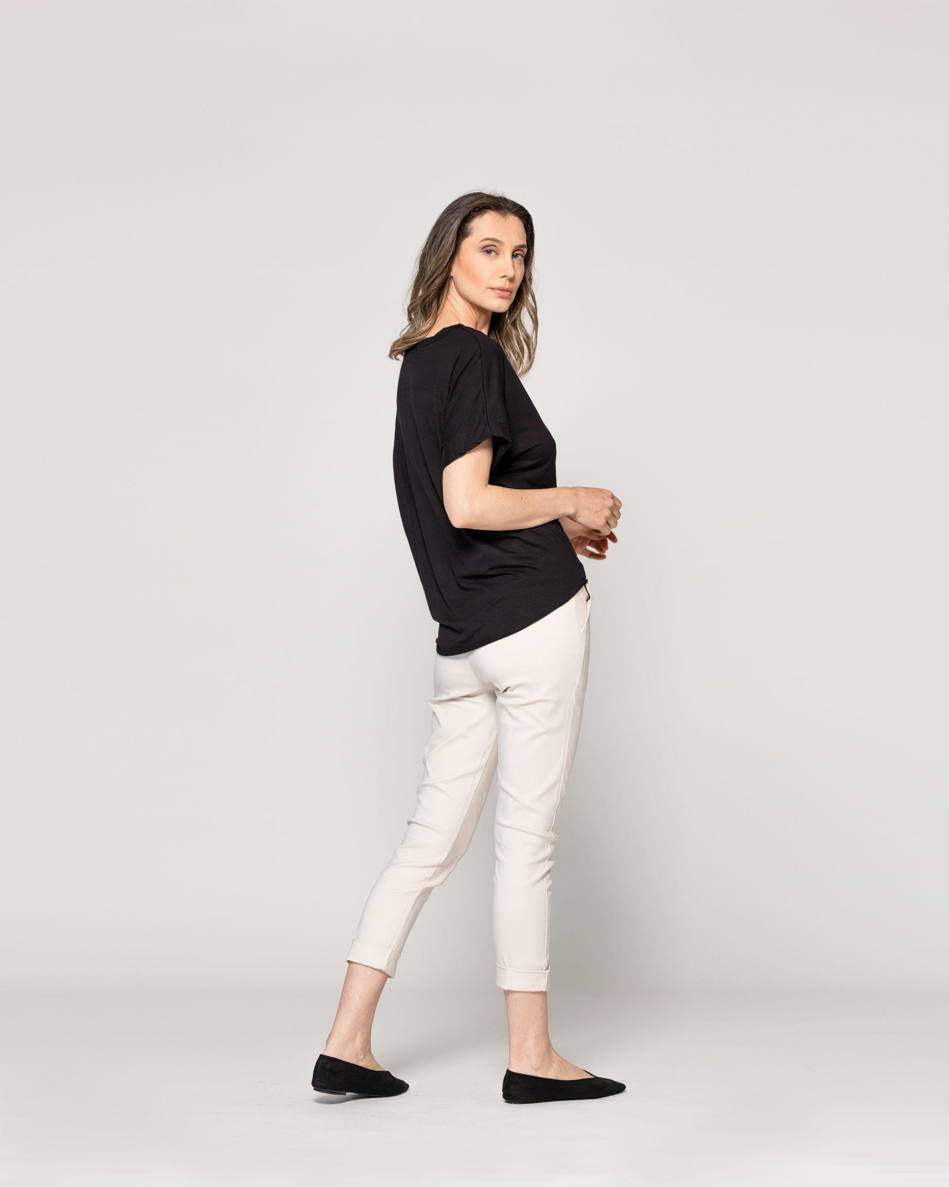 Polera Mujer Orieta Básica Manga Corta Con Amarra Lateral Negra Lineatre-2