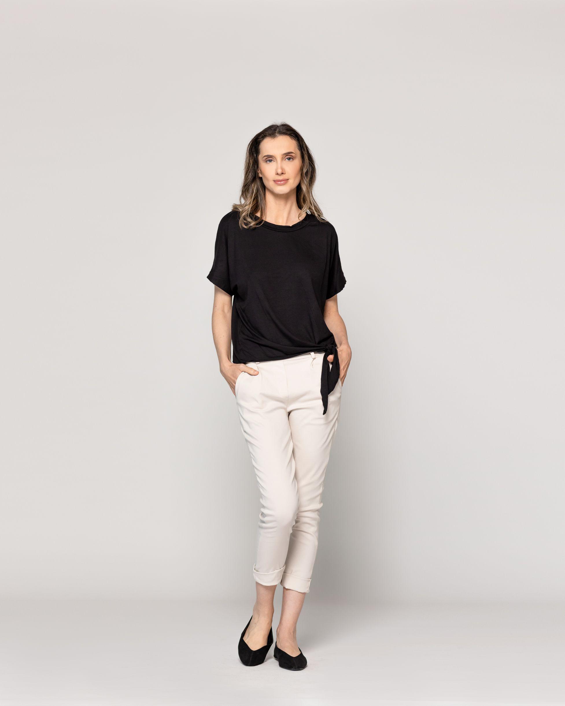 Polera Mujer Orieta Básica Manga Corta Con Amarra Lateral Negra Lineatre-4