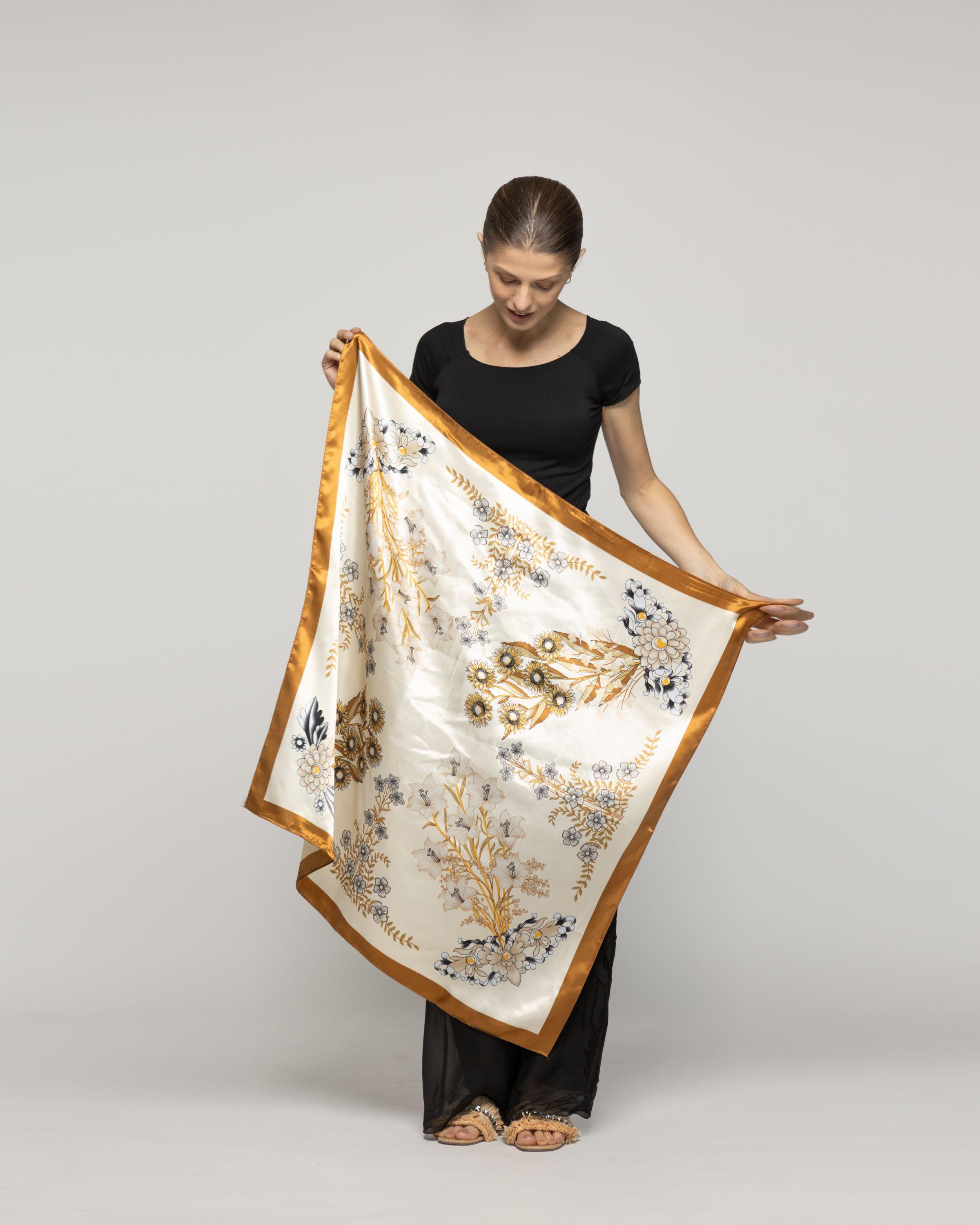 Pañuelo Mujer Satinado Estampado Flores Beige Lineatre-2