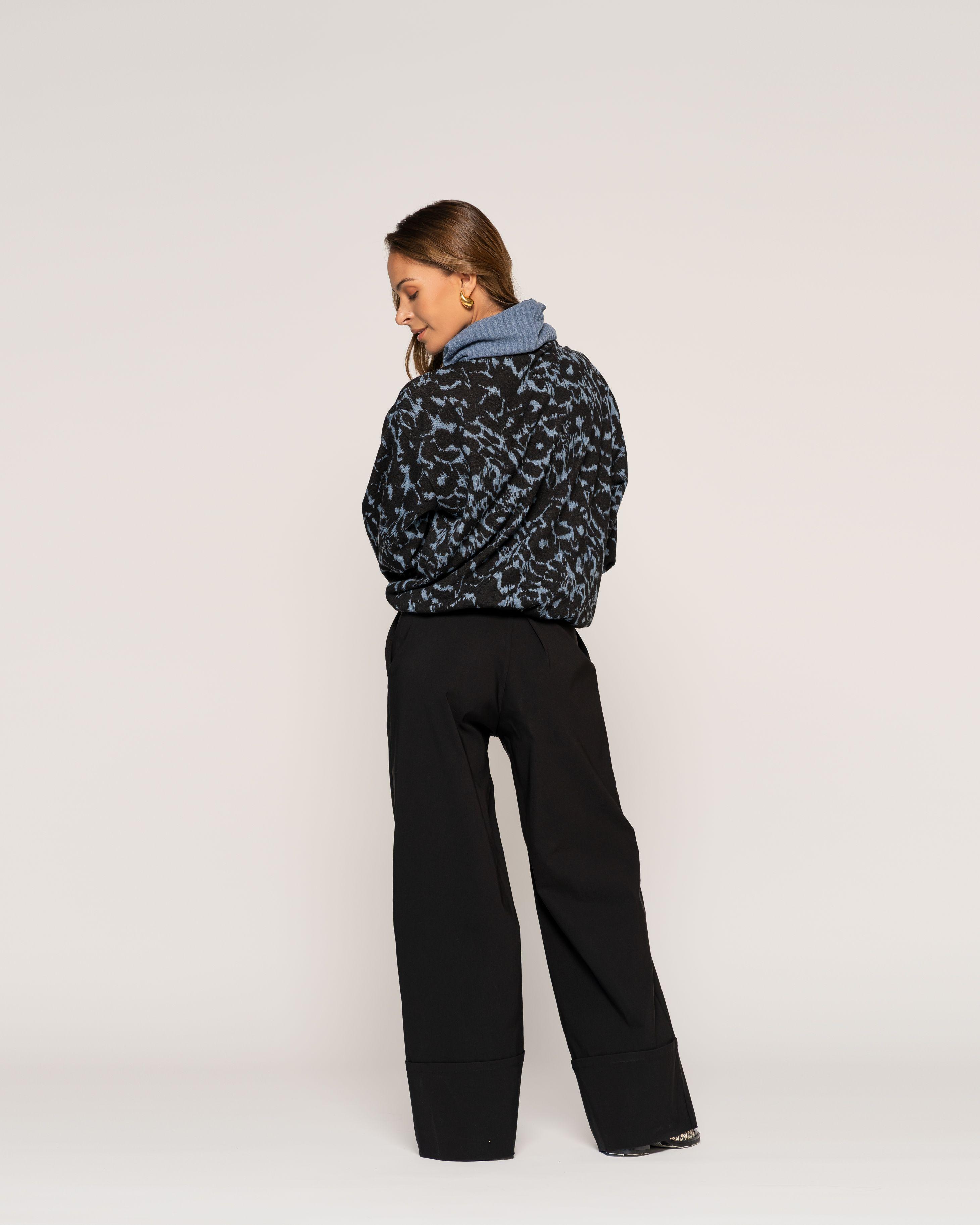 Sweater Índigo y  Negro Relaxed Fit Cuello Tortuga Ludovica-2