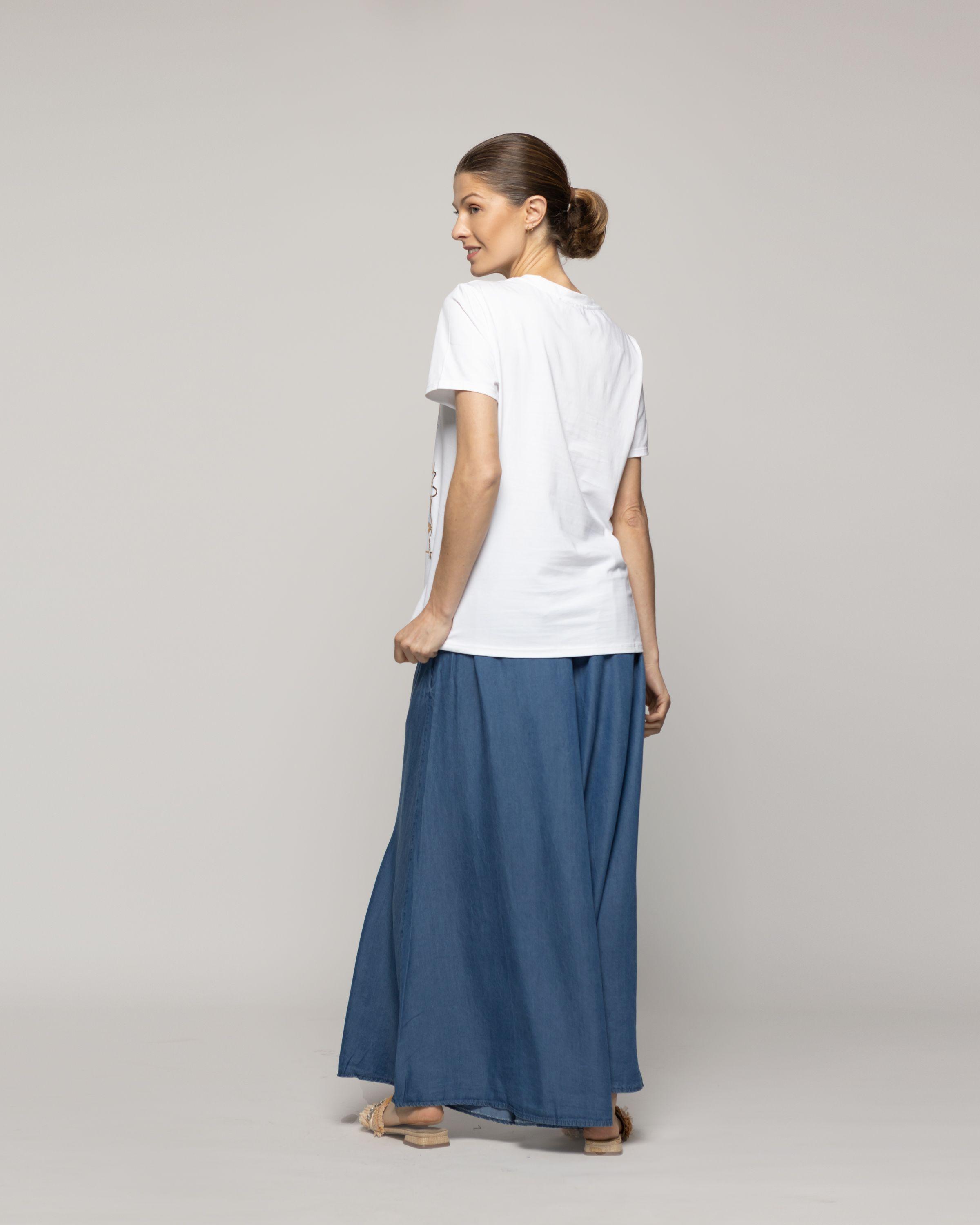 Polera Mujer Otilia Básica Estampado Flores Detalles Metálicos Blanca Lineatre-2