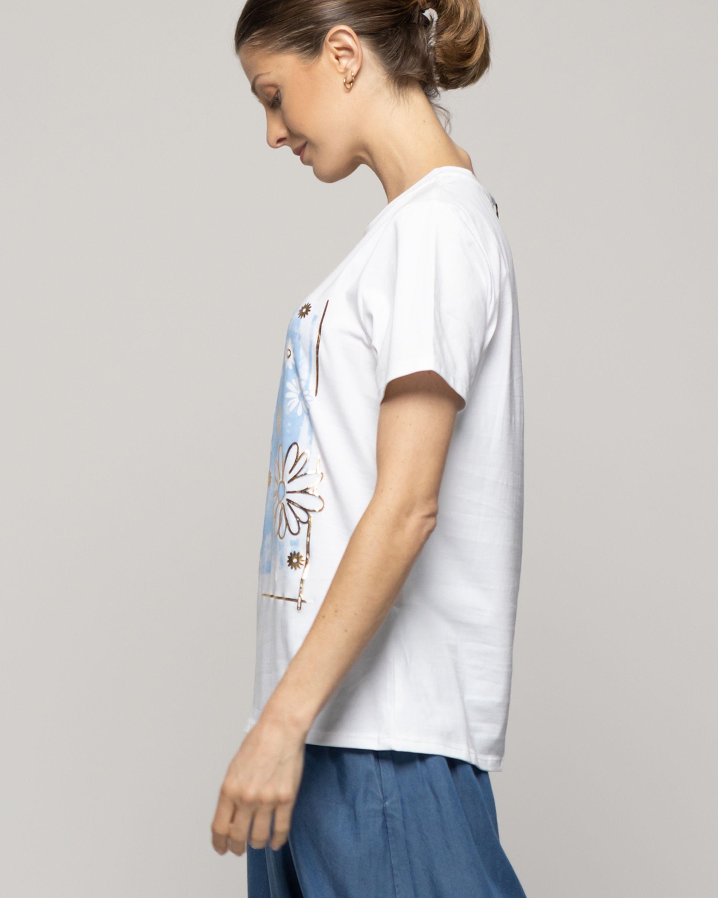 Polera Mujer Otilia Básica Estampado Flores Detalles Metálicos Blanca Lineatre-3