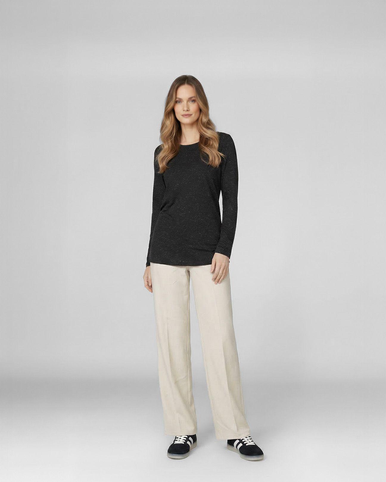 Polera Mujer Elisa Slim Fit Cuello Redondo Manga Ajustada Negro Lineatre-3