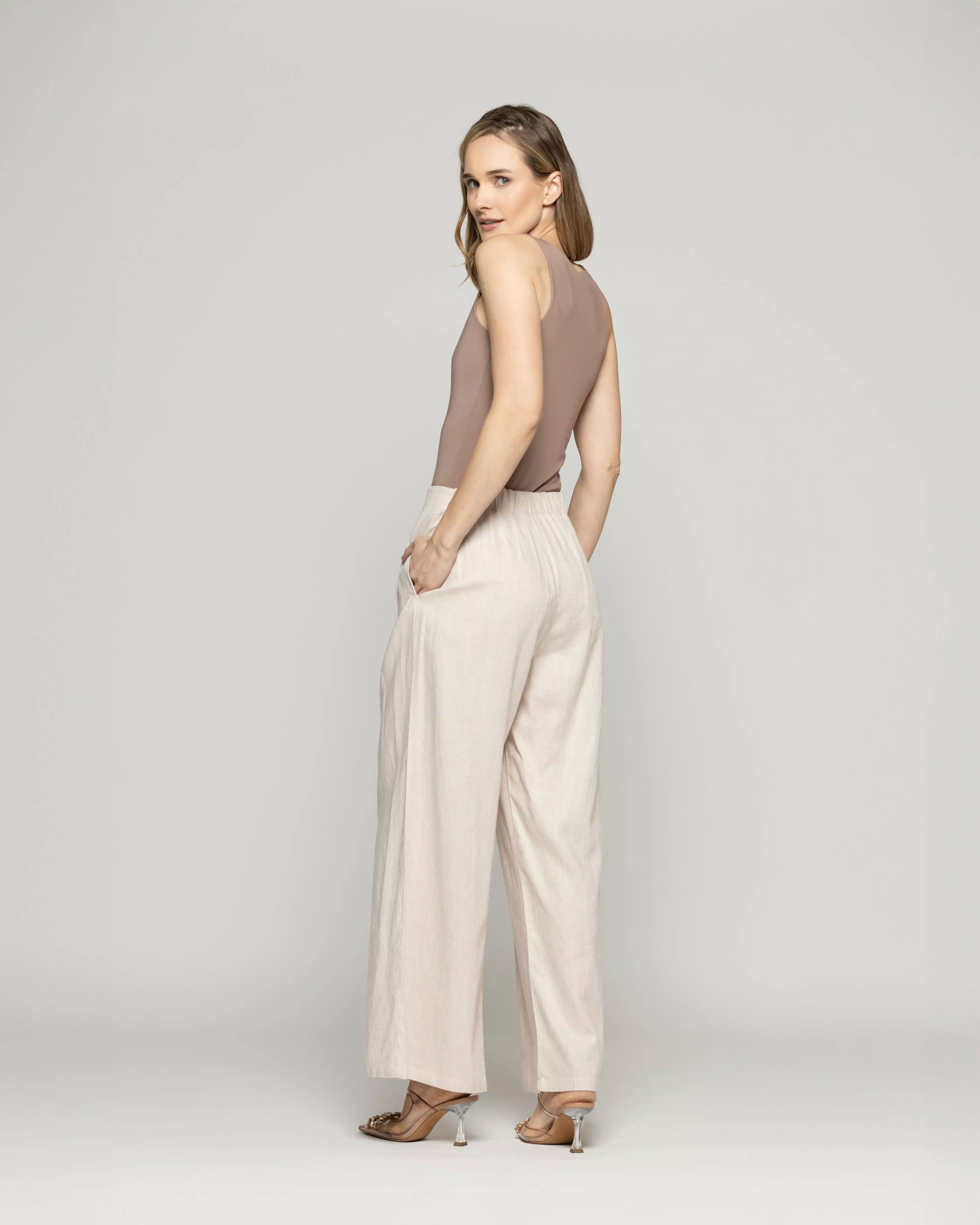 Pantalón Mujer Silene Viscosa Con Pinzas Natural Ludovica-2