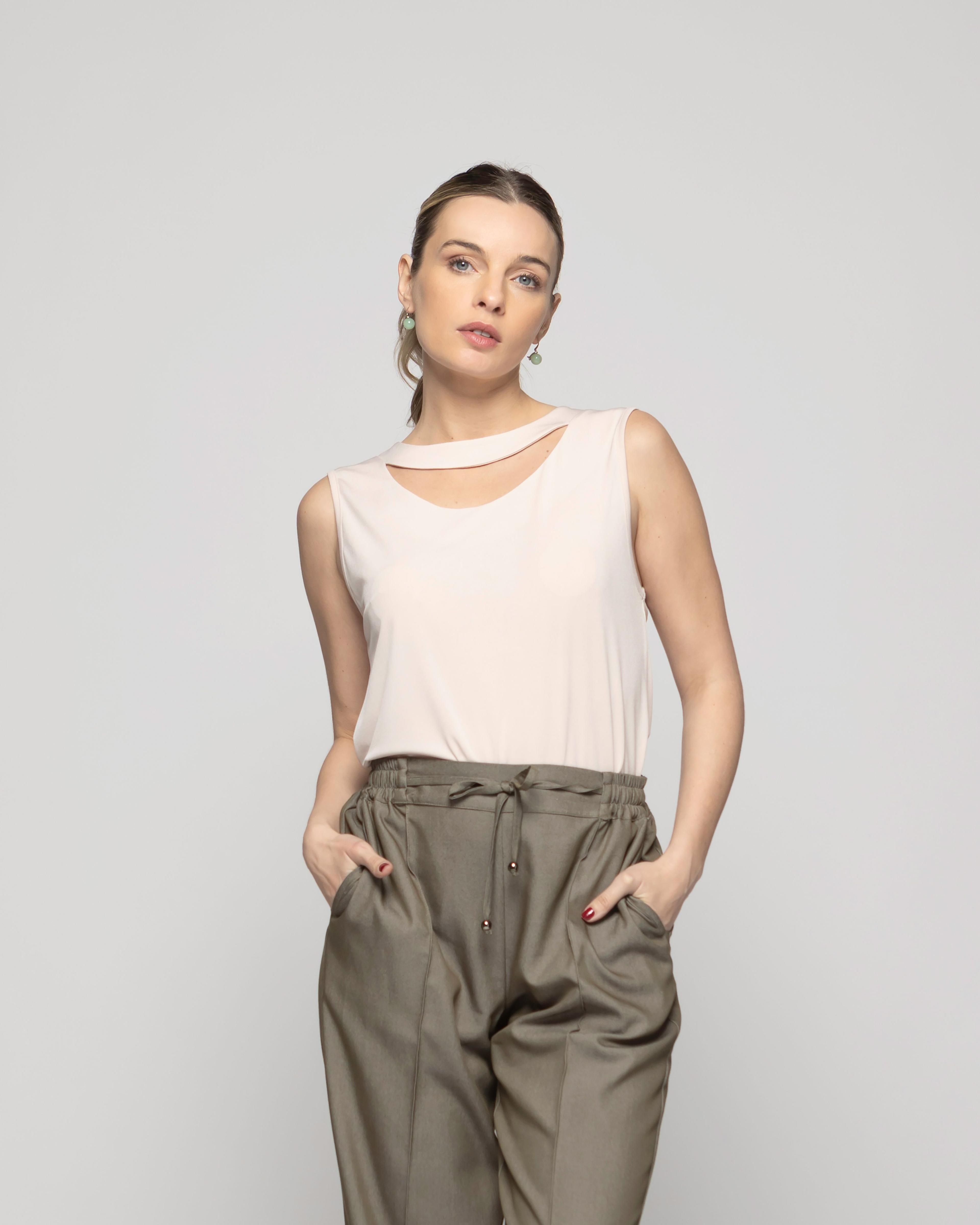 Polera Mujer Narciso Escote Medialuna Sin Mangas Nude Ludovica-3