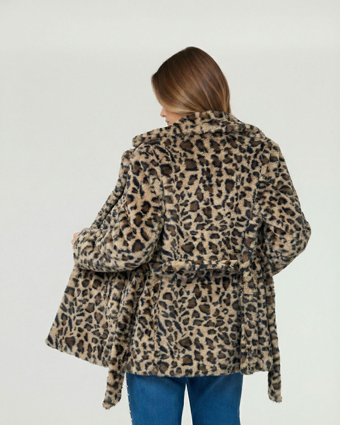 Abrigo Mujer Aurora Relaxed Fit Cuello Con Solapa Manga Caida Beige Lineatre-2