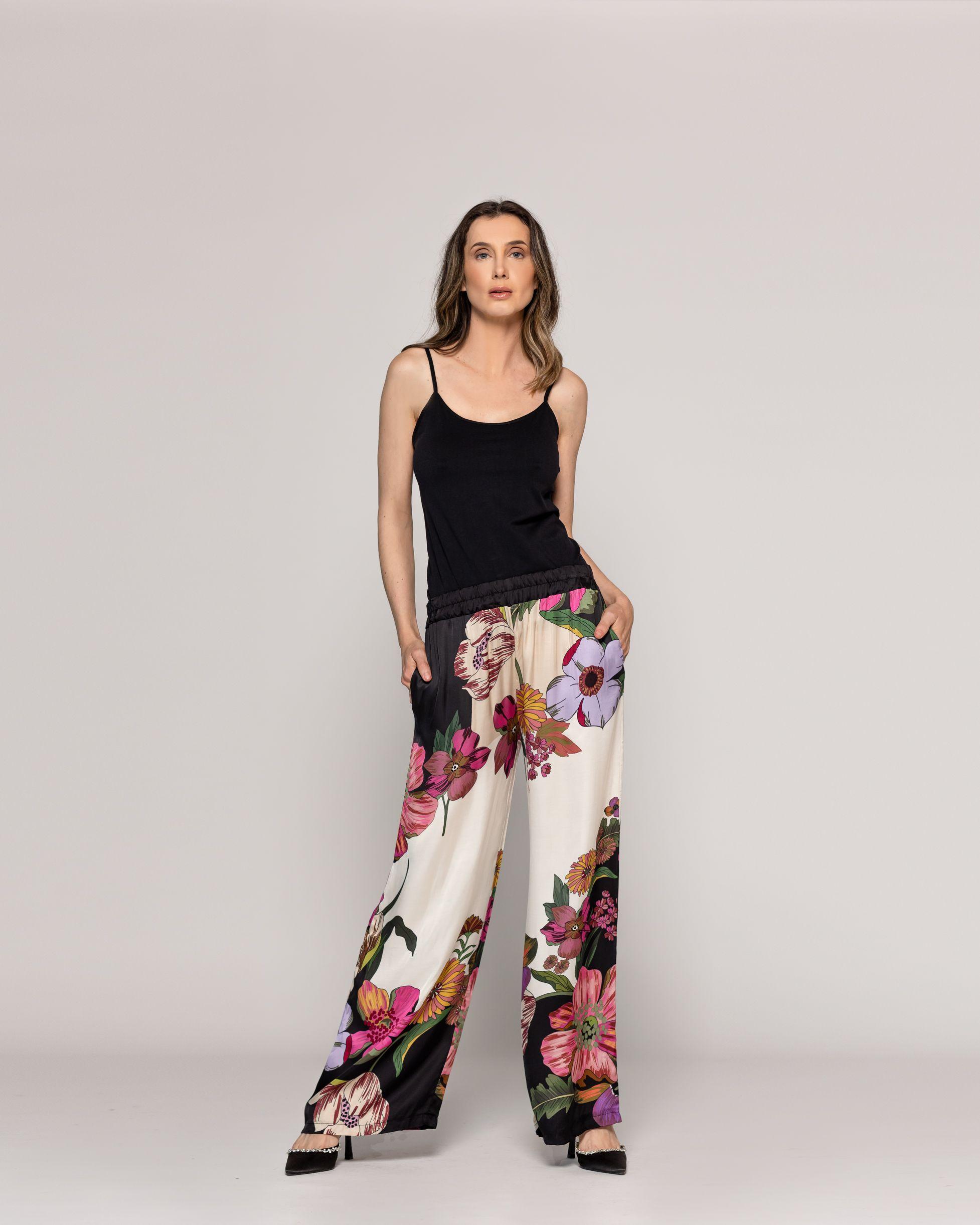 Pantalón Mujer Brenna Satinado Estampado Flores Negro Lineatre-4