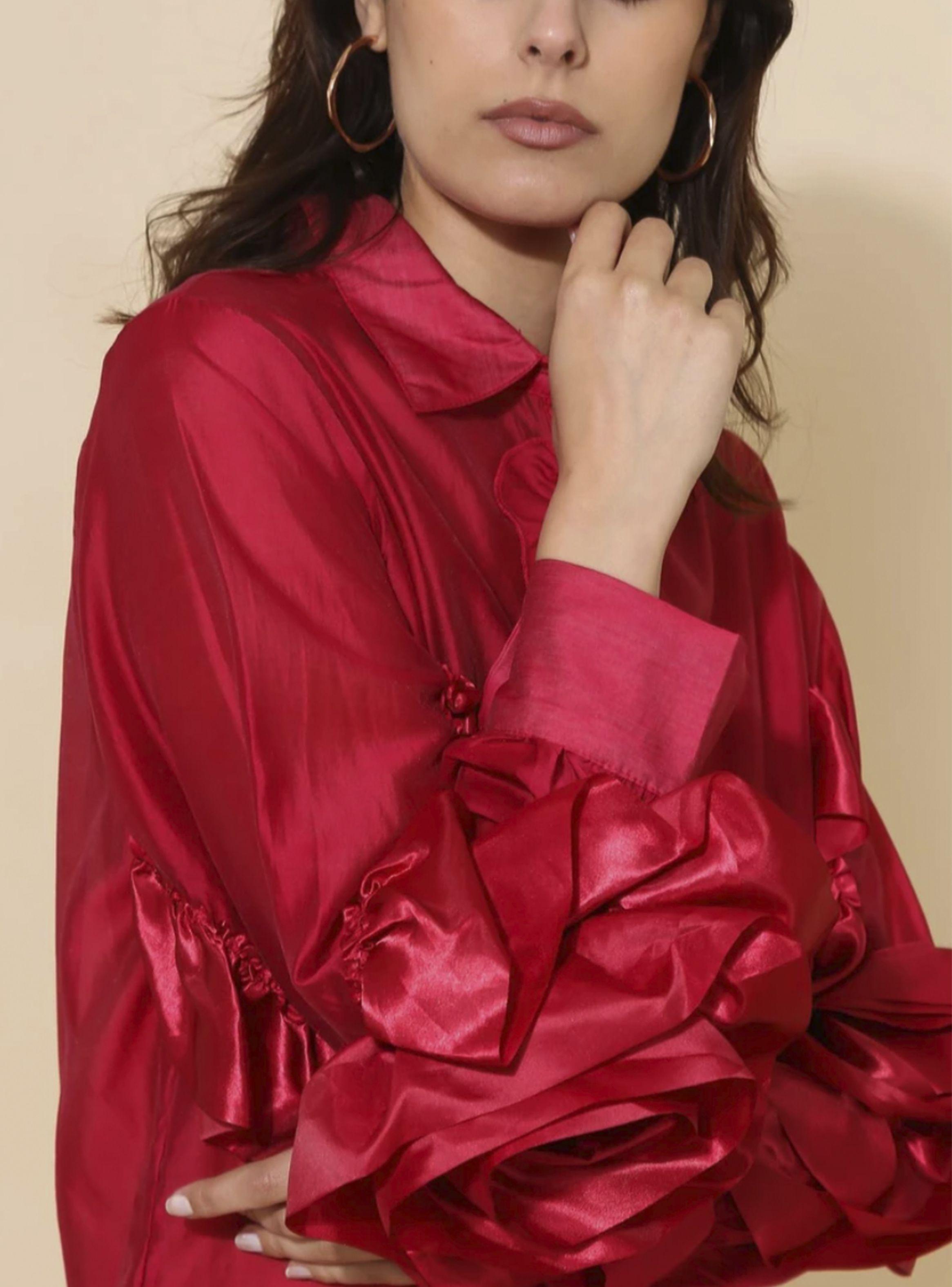 Blusa Mujer de Seda con Volante y Roseton en relieve-2