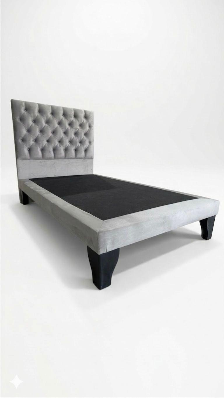 CAMA PLAZA 1 5 CAPITONE GRIS CLARO FELPA-0