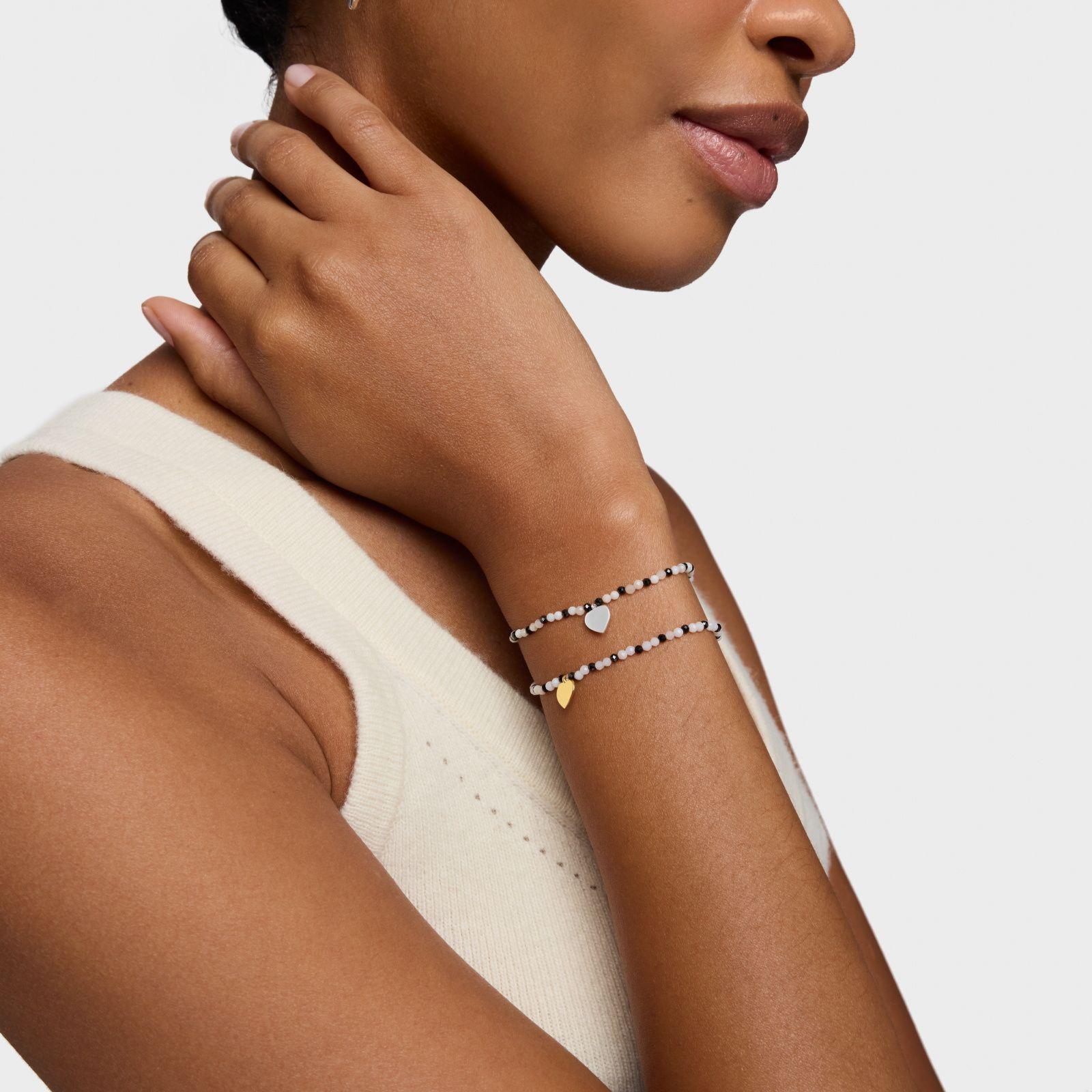 Pulsera elástica con calcedónia, espinelas y corazón plata-4